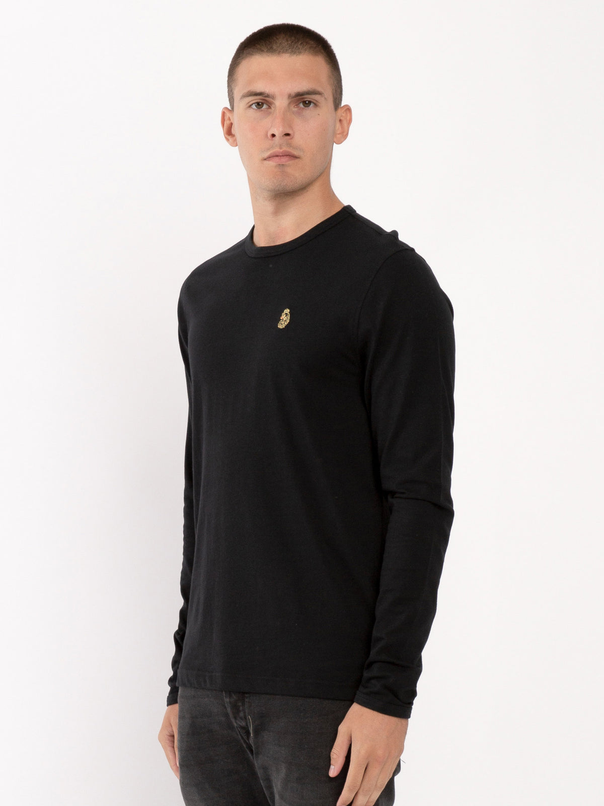 Men's black t-shirt with crew neck and short sleeves.