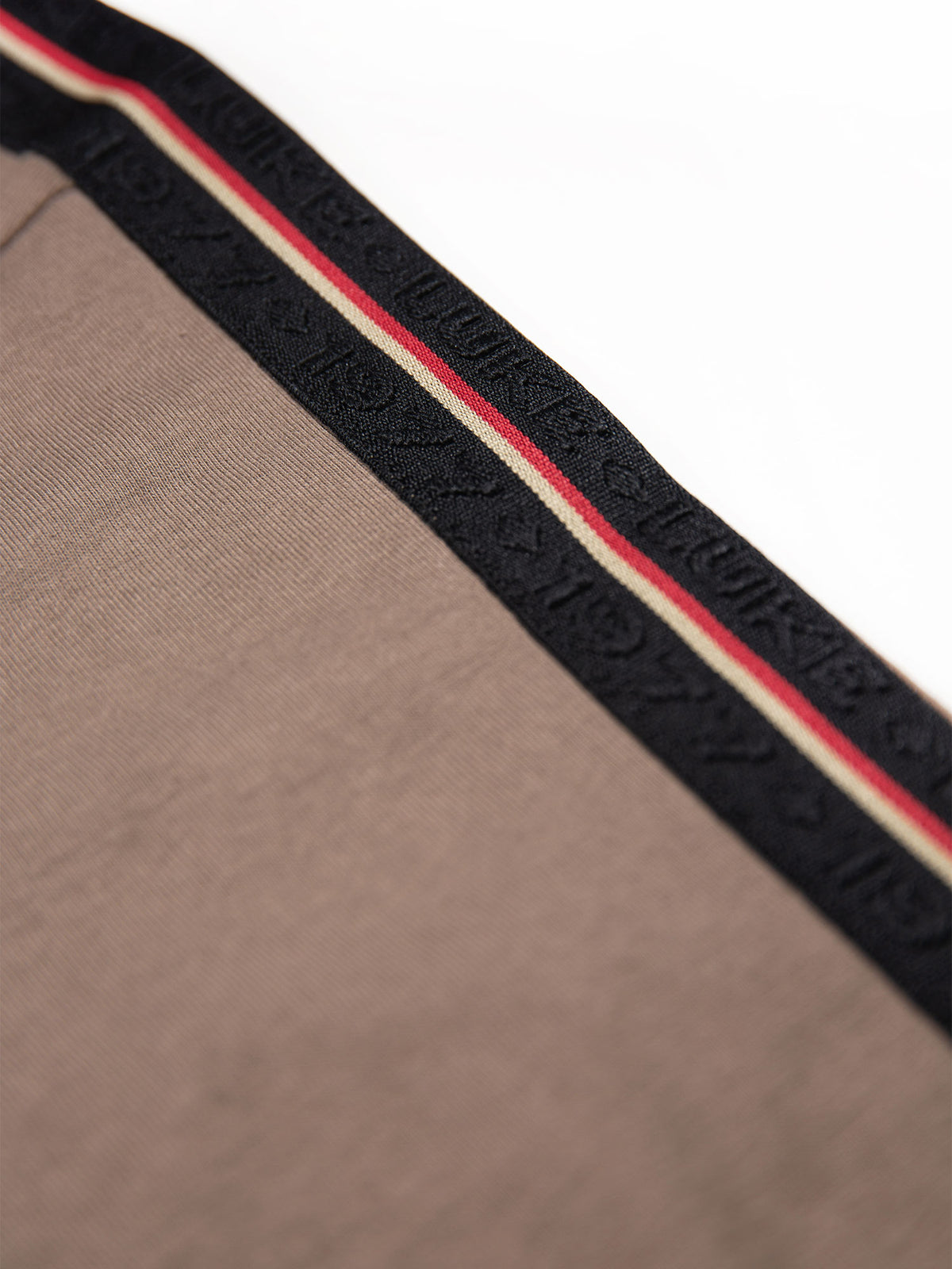 Men's brown t-shirt with crew neck and short sleeves, detail view 1