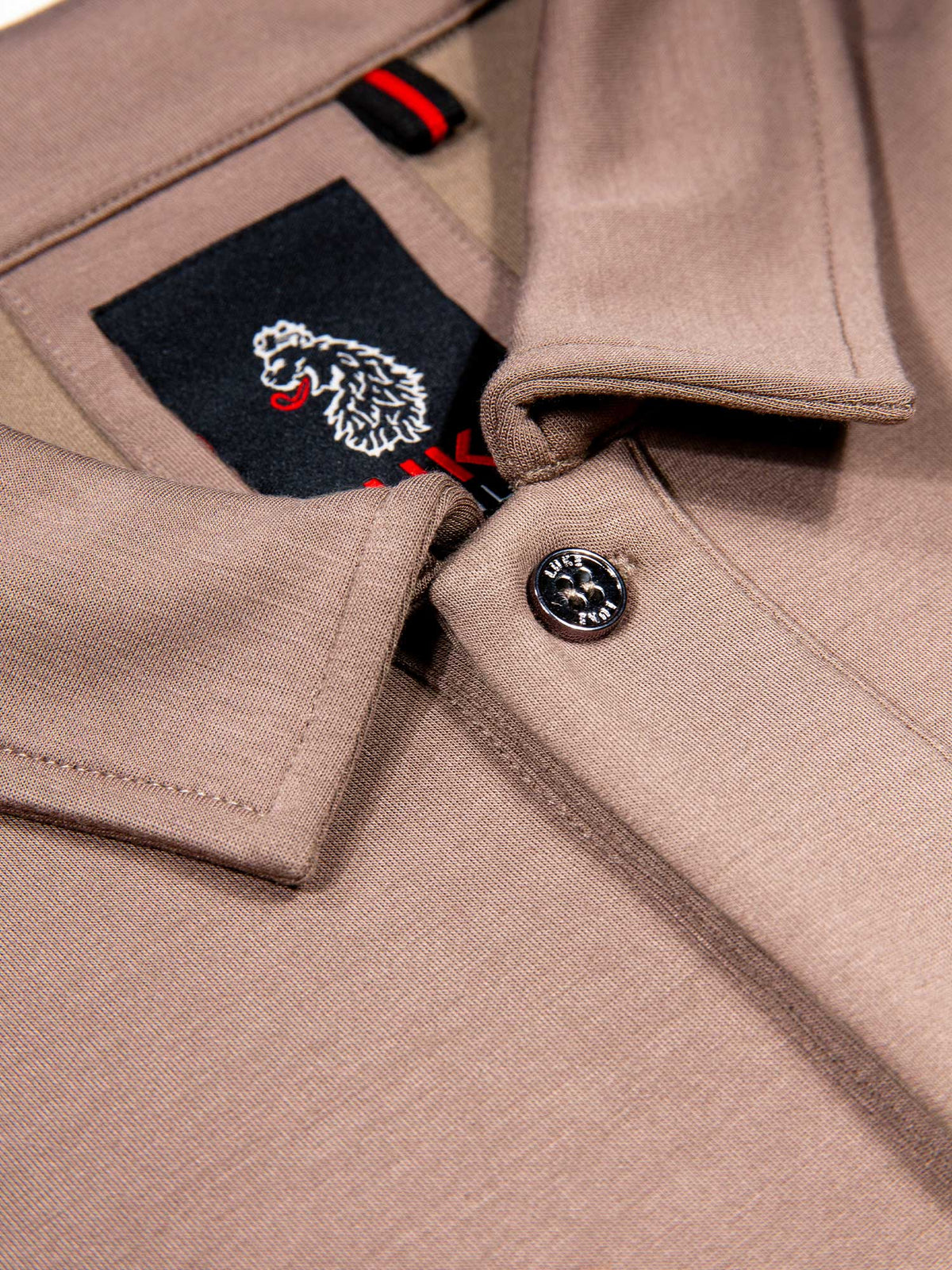 Men's brown polo shirt with polo collar, detail view 1