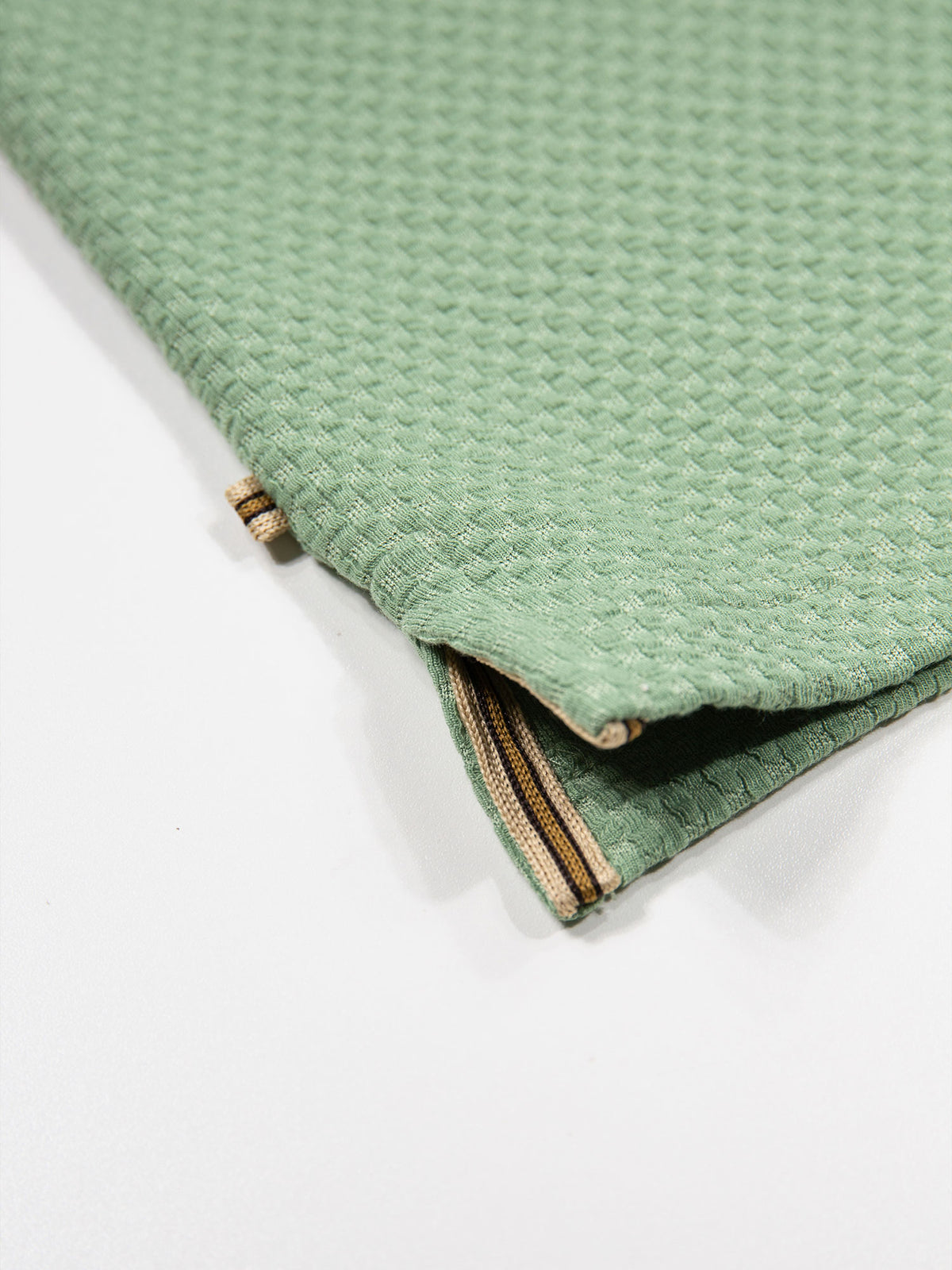 Men's green polo shirt with polo collar, detail view 2