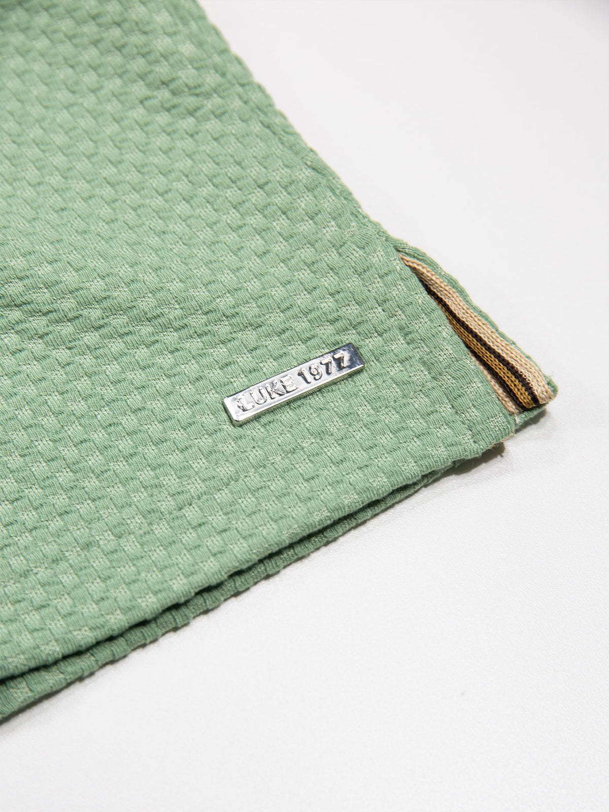 Men's green polo shirt with polo collar, detail view 3
