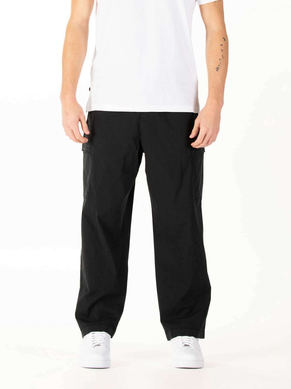 Men's black cargo trousers with cargo pockets.