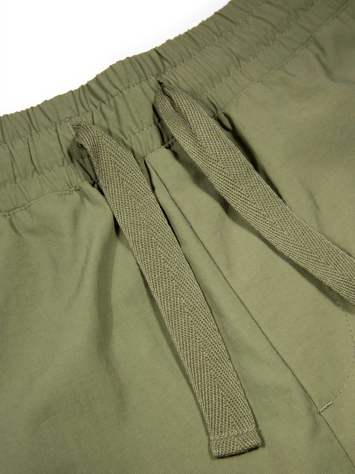 Men's green shorts with elasticated waistband, detail view 1