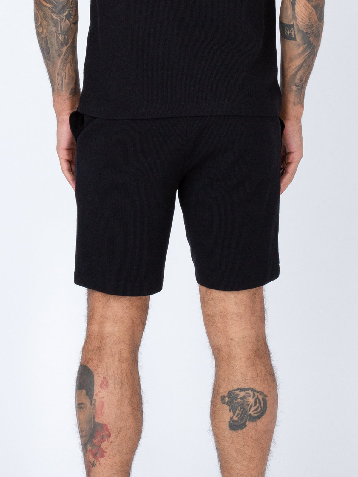LAKI TEXTURED SHORTS