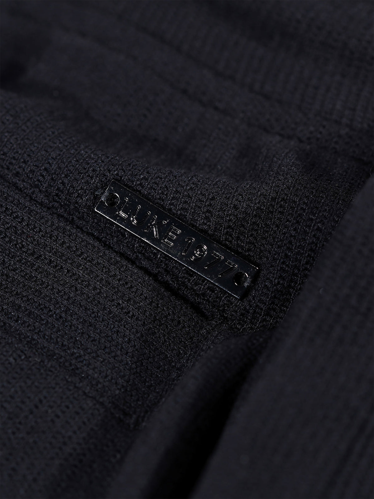 LAKI TEXTURED SHORTS