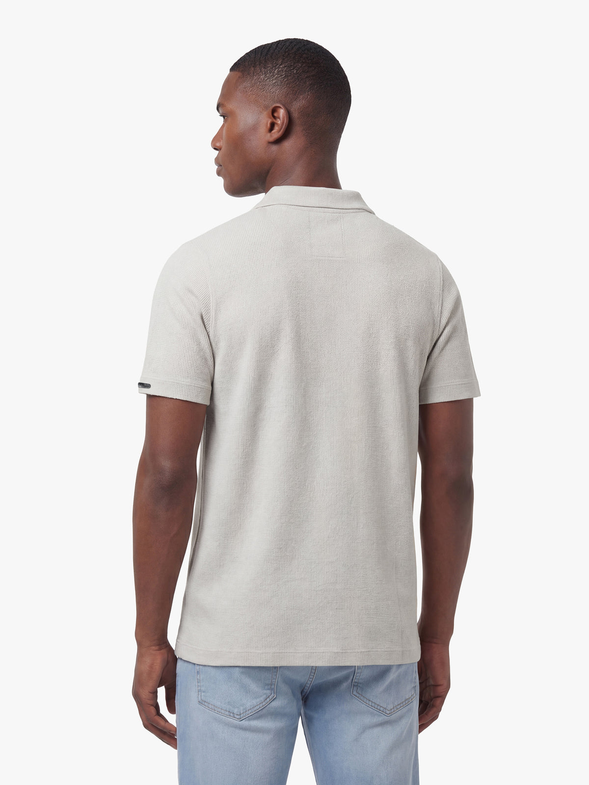 Men's grey polo shirt with polo collar, detail view 1