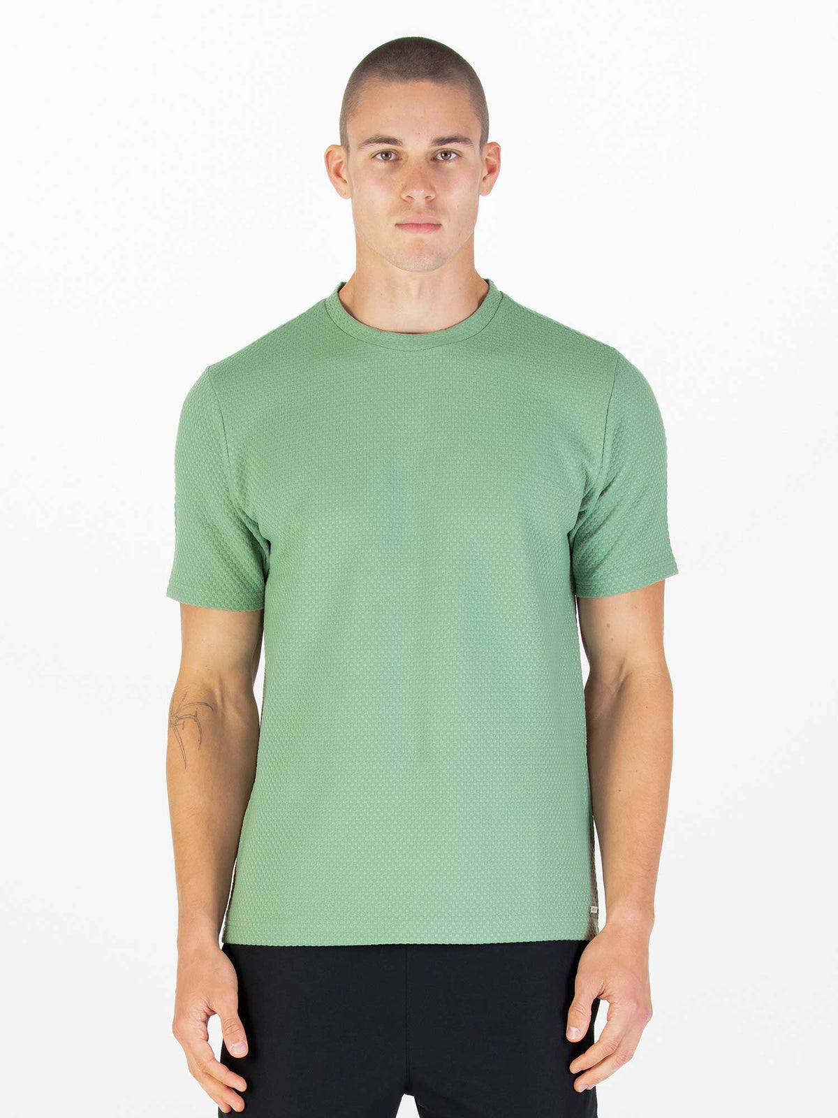 Men's green t-shirt with crew neck and short sleeves.