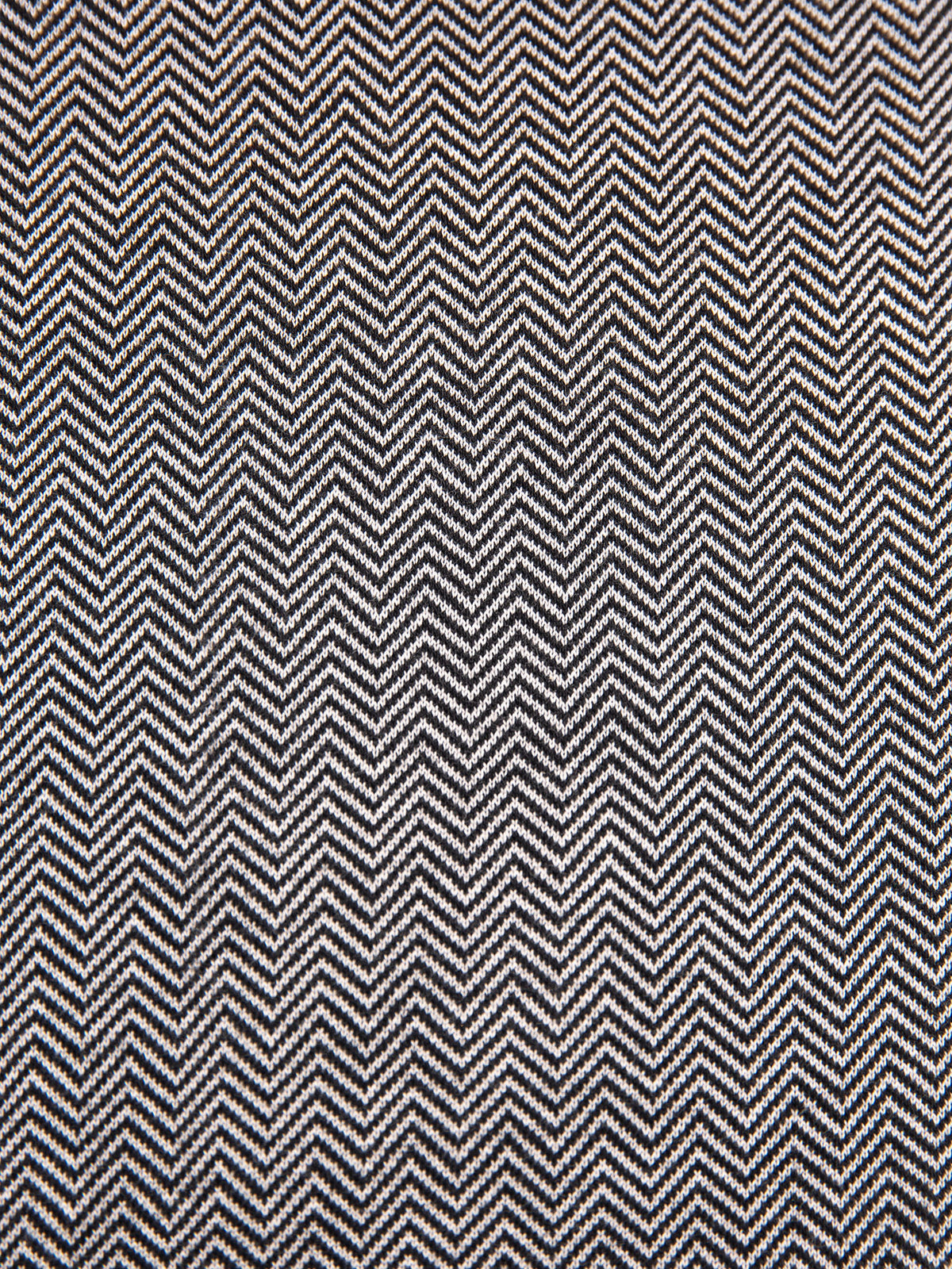 Men's grey t-shirt with crew neck and short sleeves.