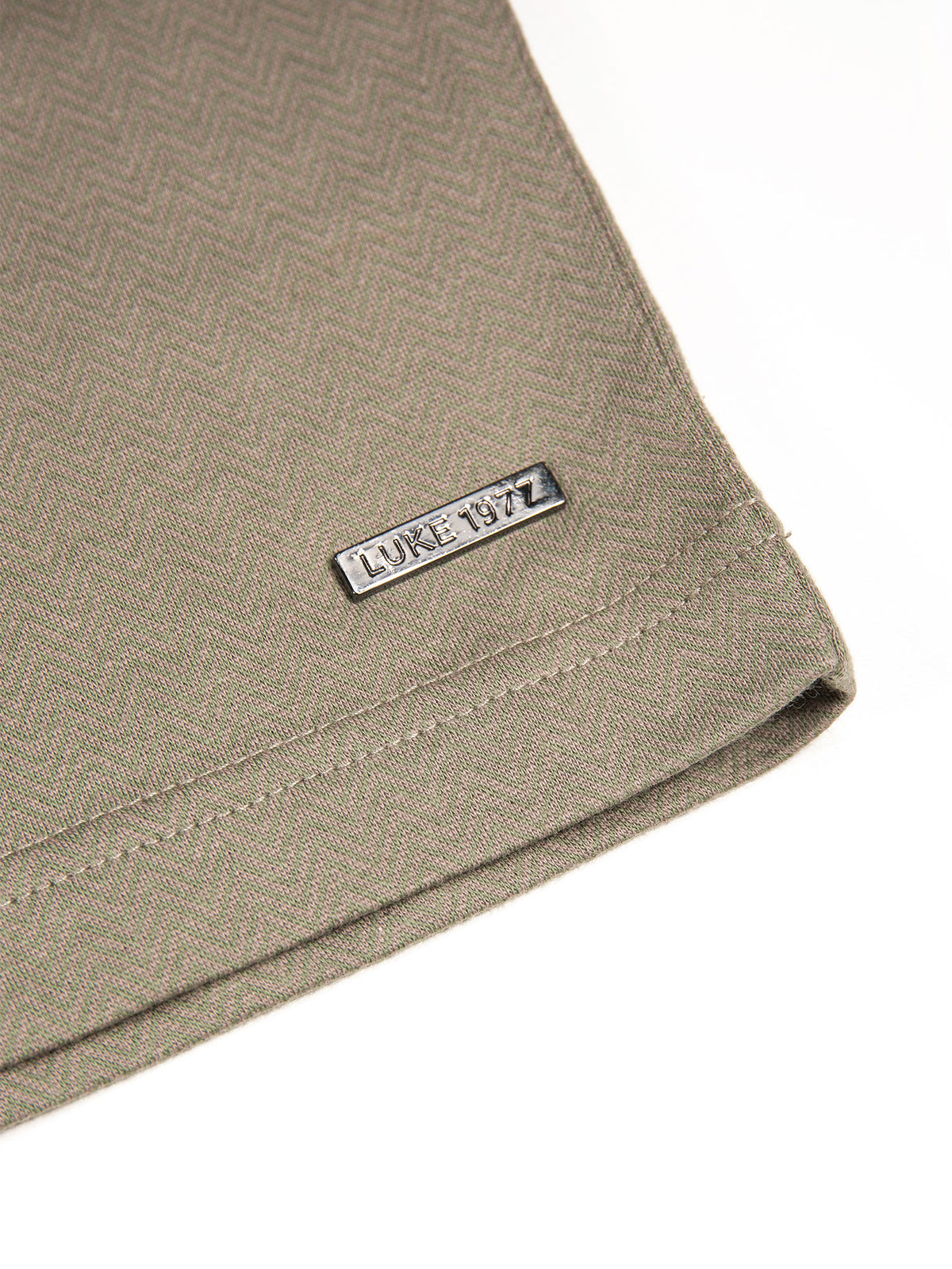 Men's brown t-shirt with crew neck and short sleeves.