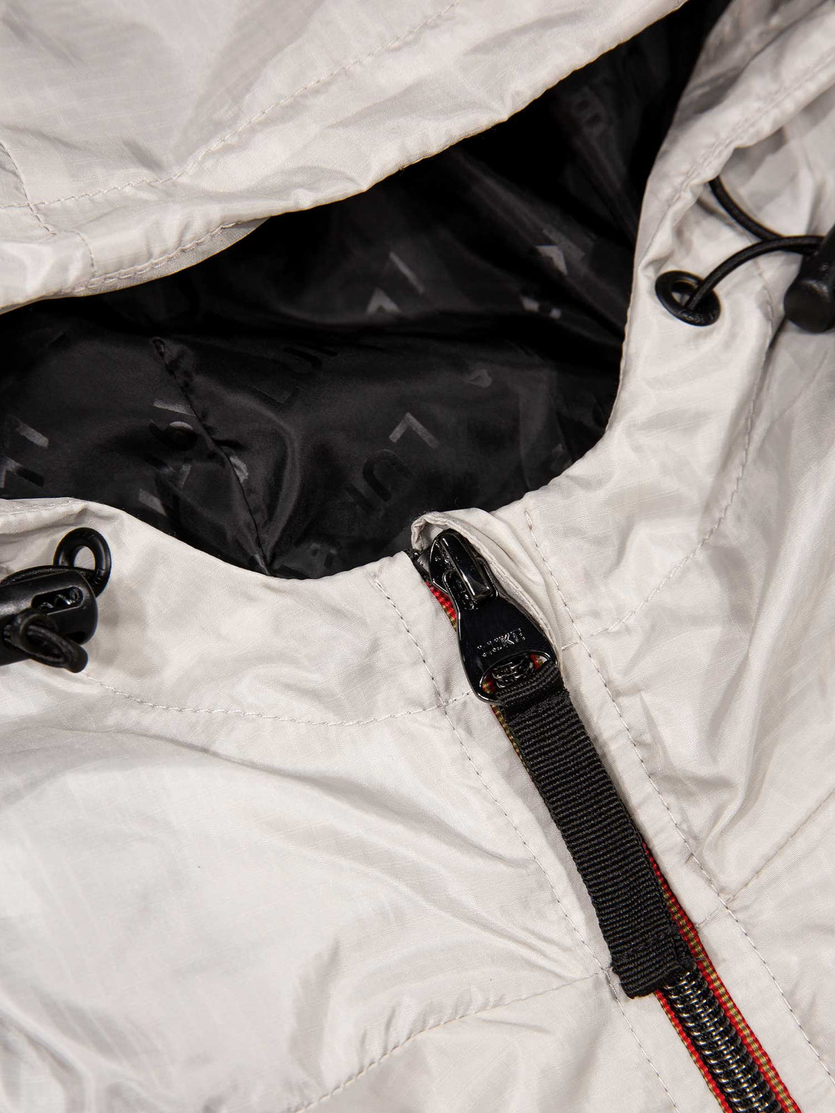 Men's grey jacket with zip-up front, detail view 2