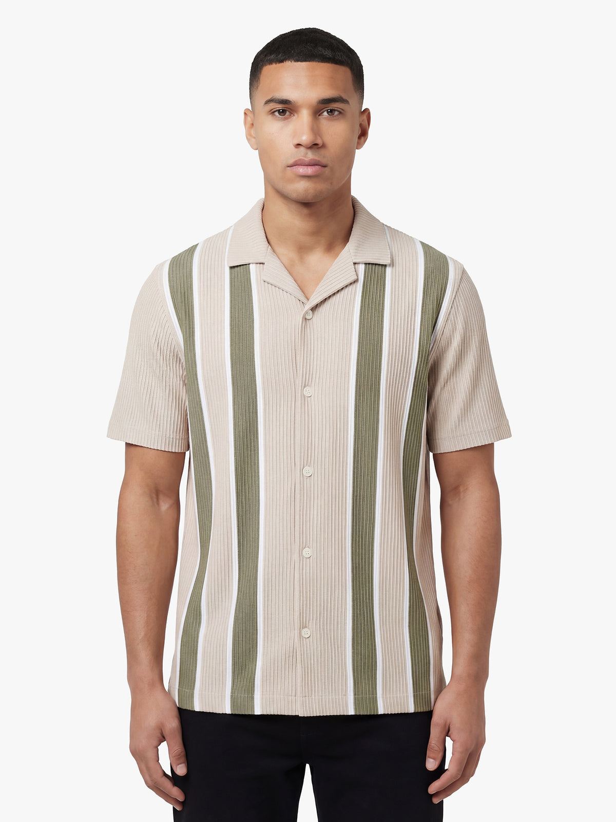 Men's relaxed-fit beige shirt with Cuban collar and button-up front, front view