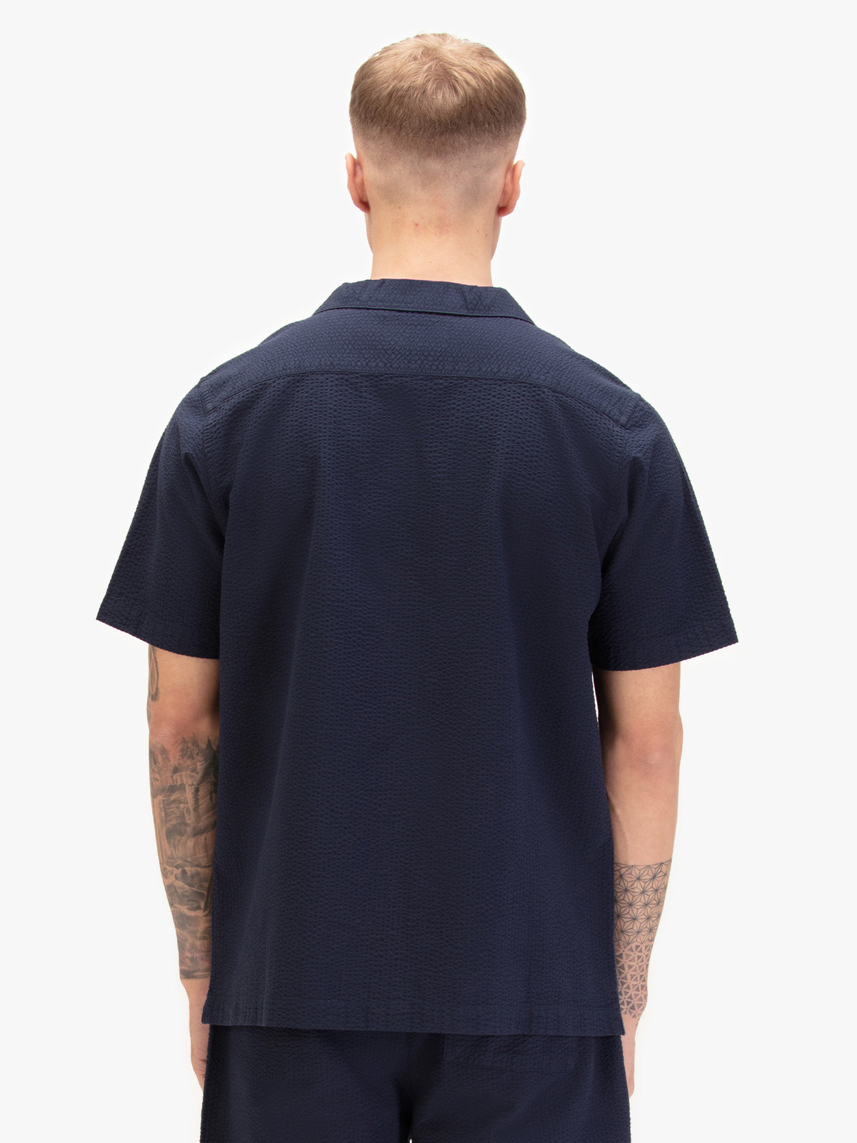 Men's navy shirt with button-up front, detail view 1