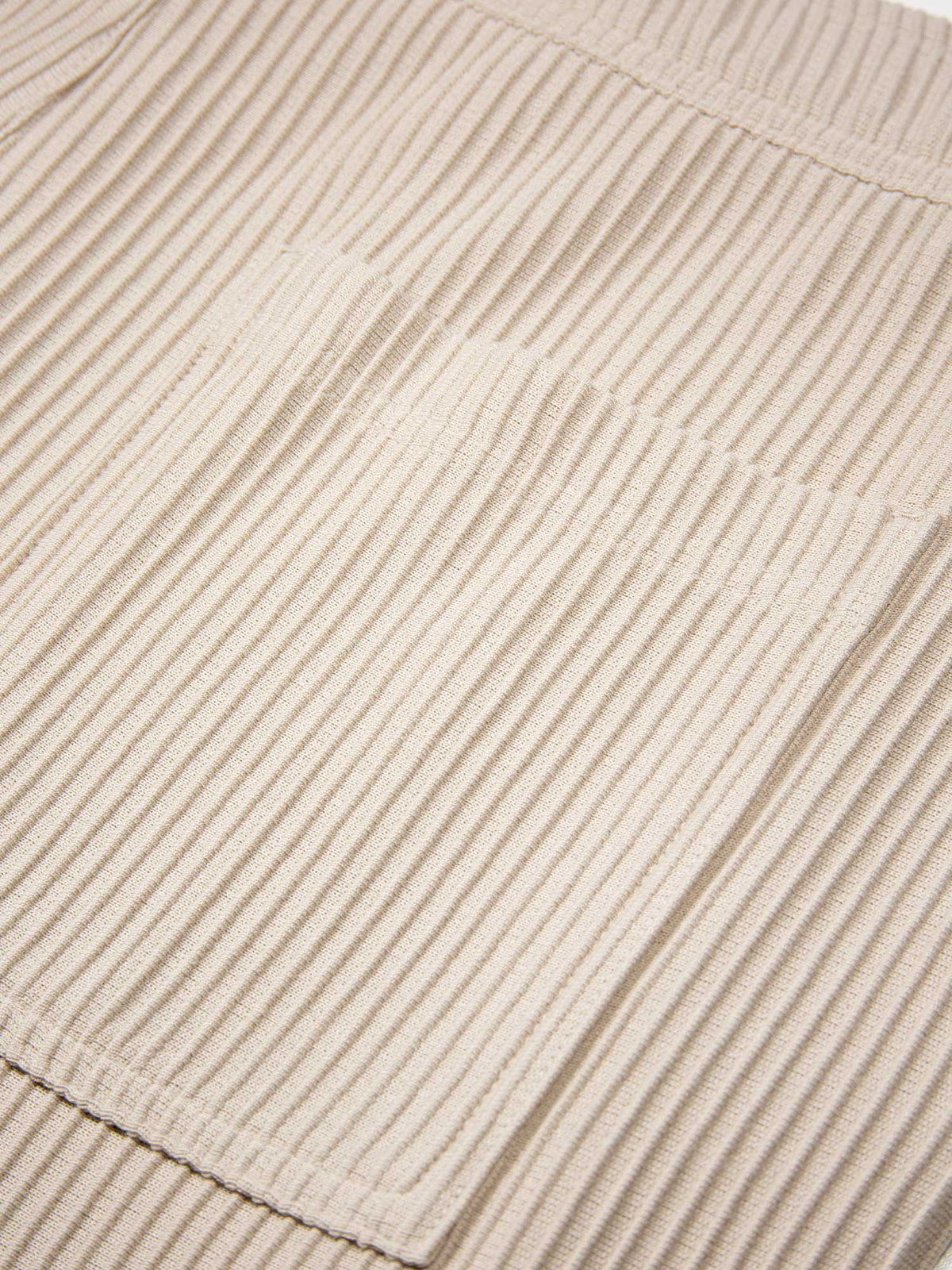 Men's beige shorts with drawstring waistband, detail view 3