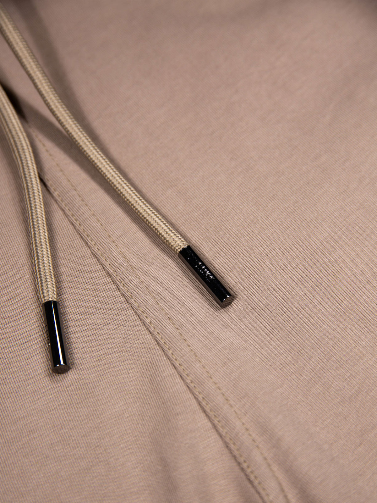 Men's brown shorts with drawstring waistband, detail view 2