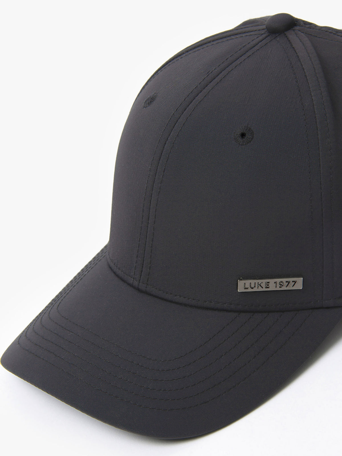 Men's grey hat.