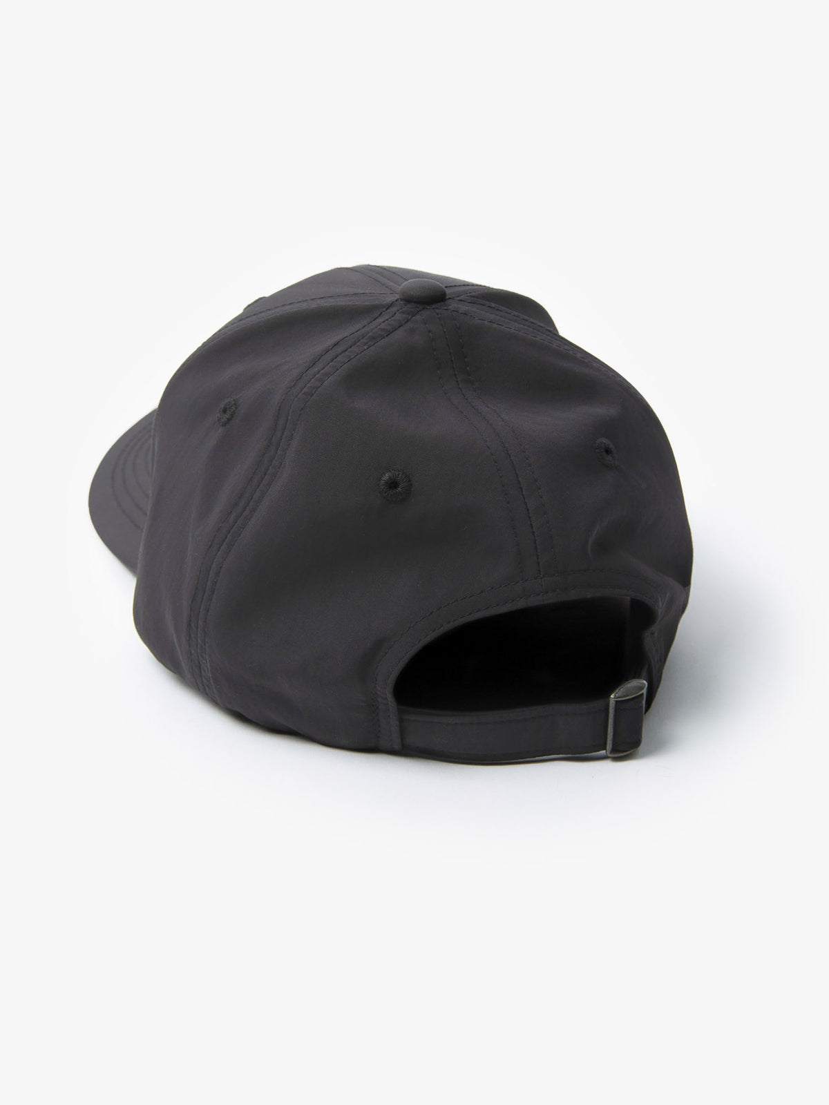 Men's grey hat.