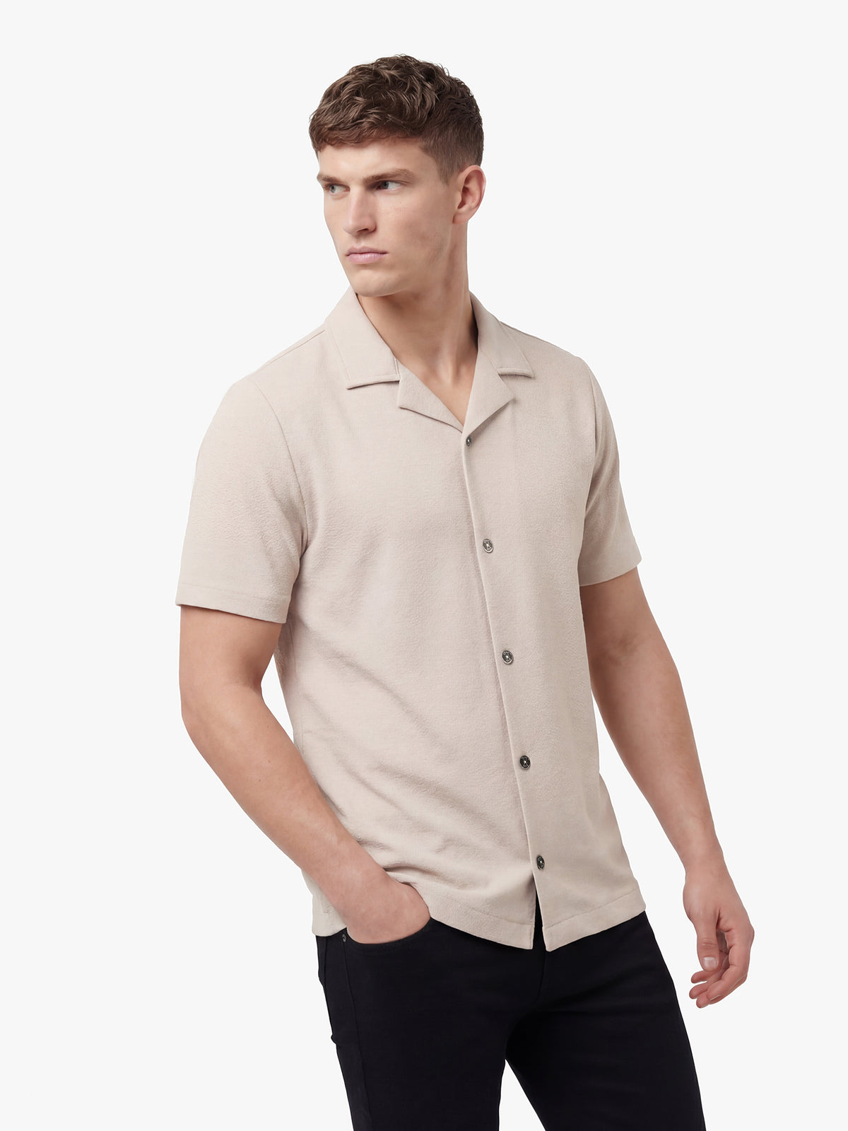 Men's beige shirt with Cuban collar and button-up front, detail view 1
