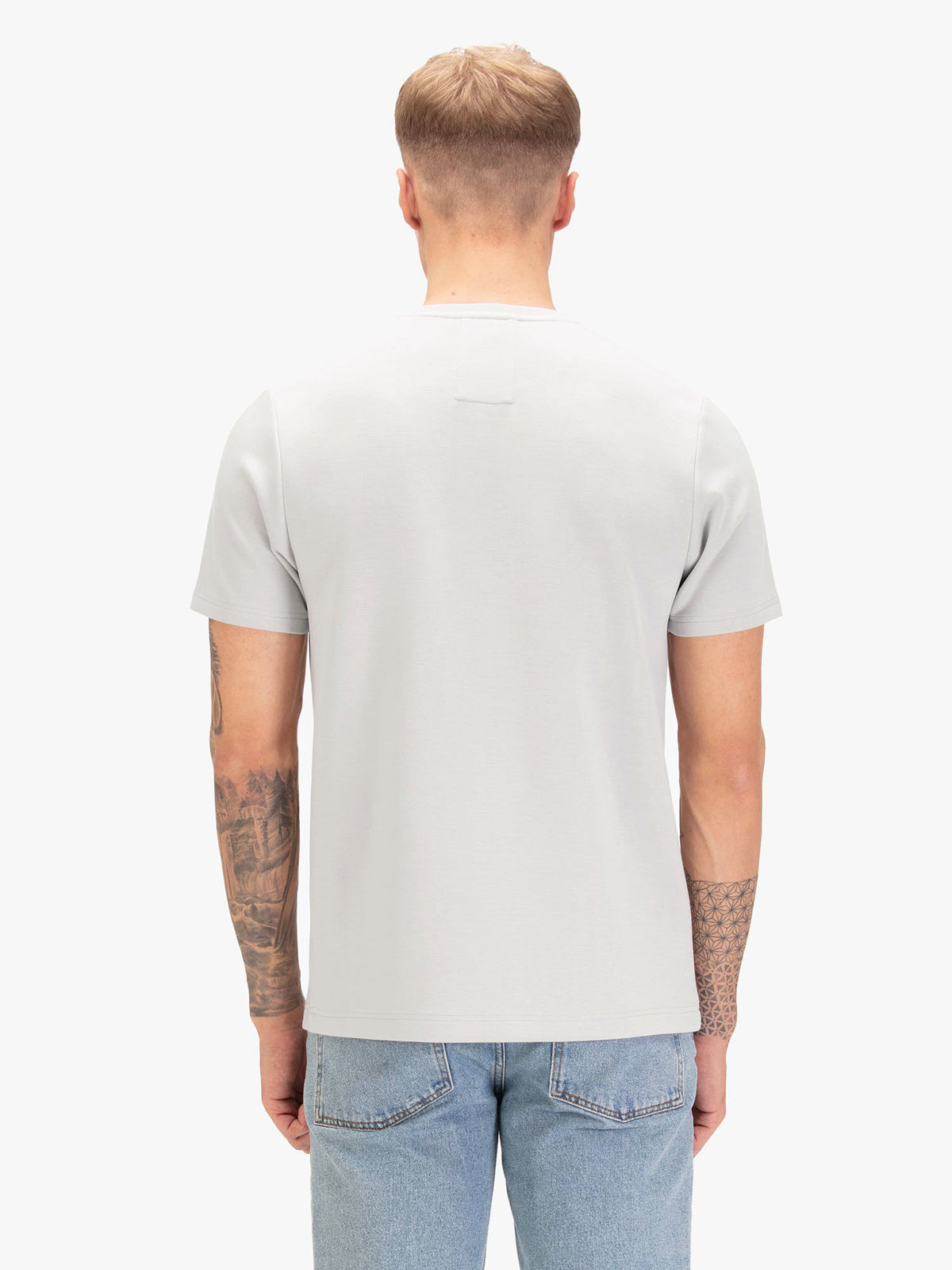 Men's grey t-shirt with crew neck and short sleeves, detail view 1