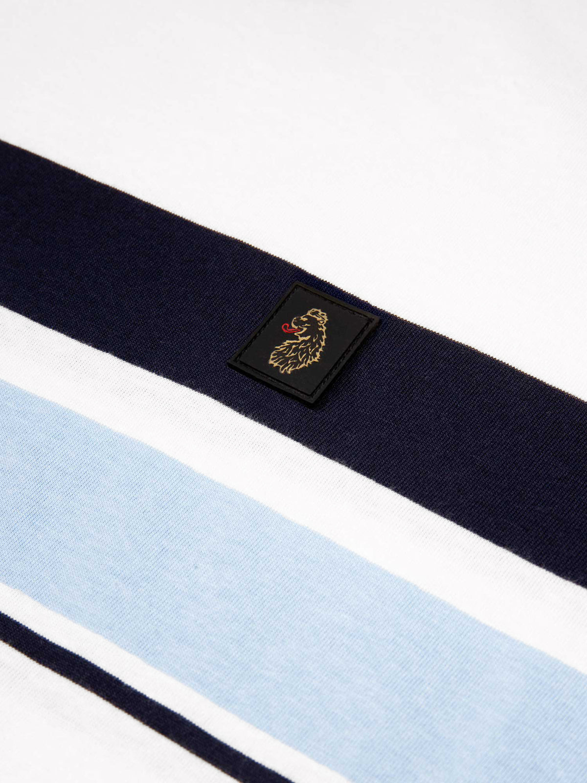 Men's white t-shirt with crew neck and short sleeves, detail view 1
