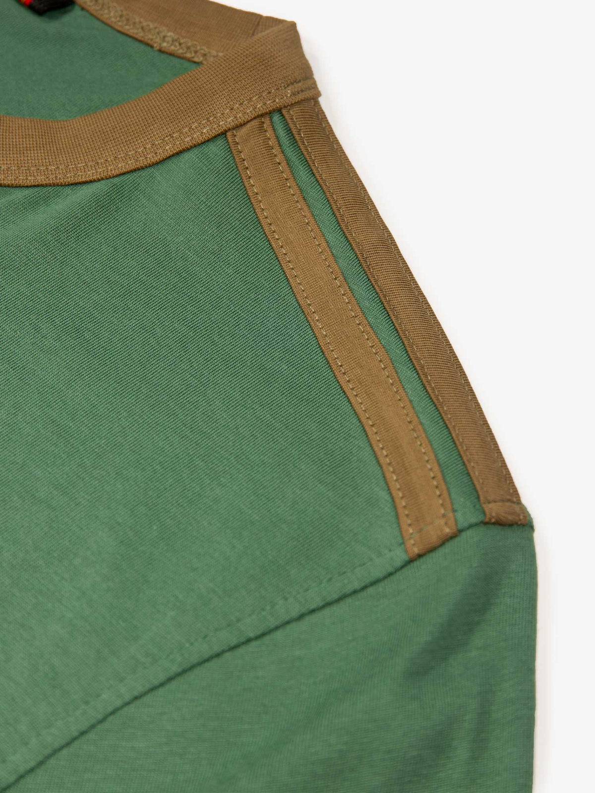 Men's green t-shirt with crew neck and short sleeves, detail view 5