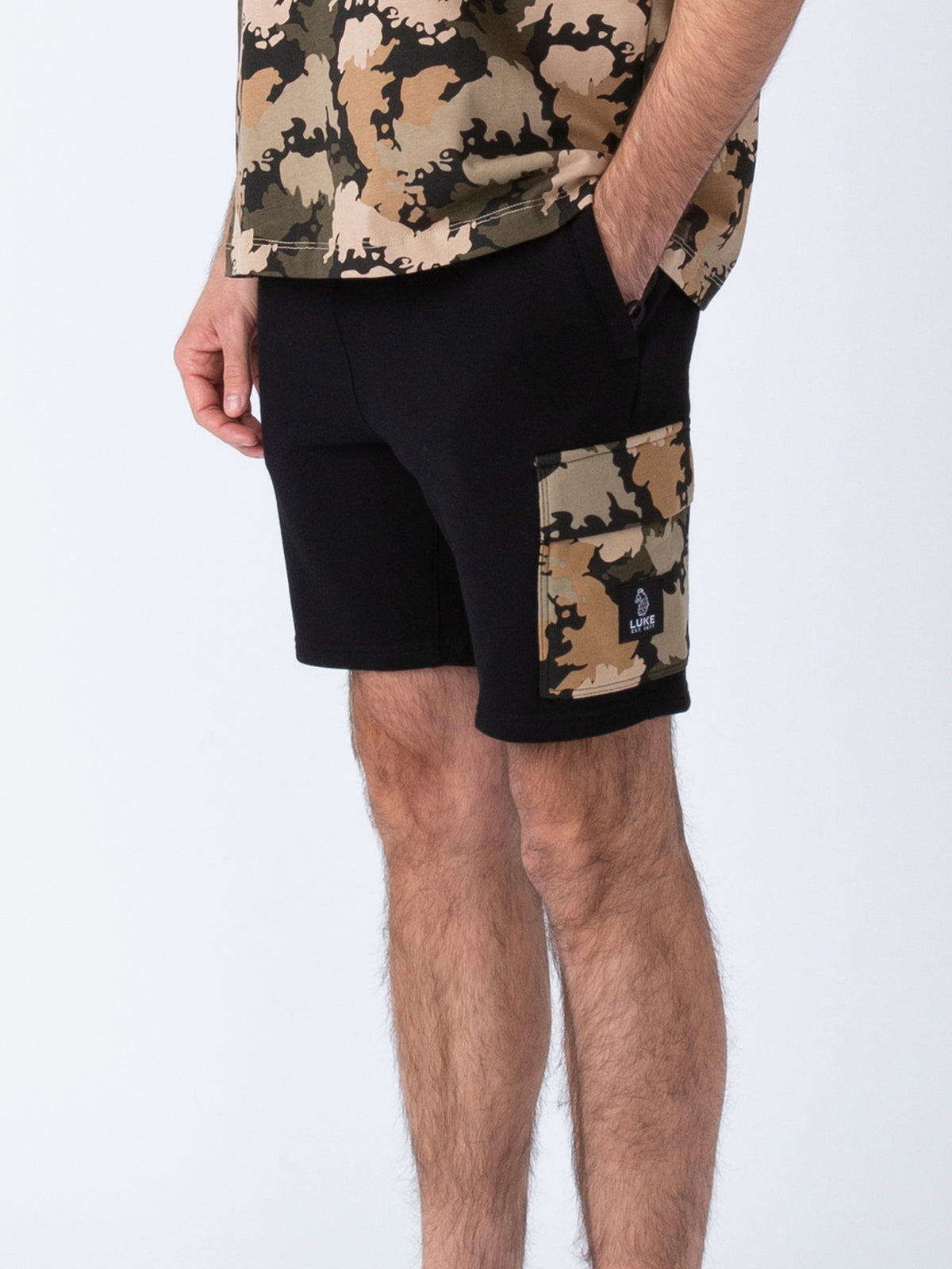 ACTIVE SWEAT SHORTS
