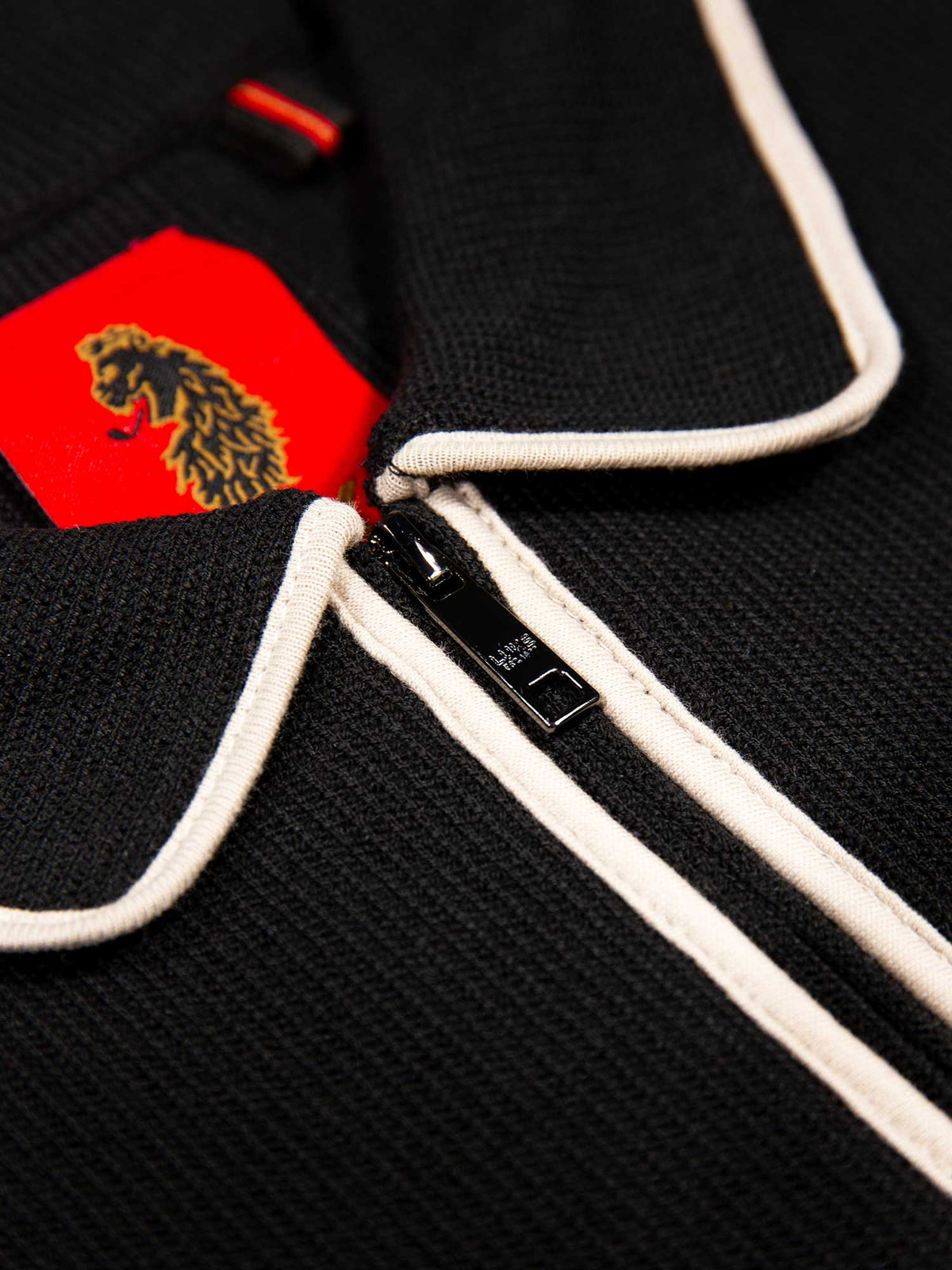 Men's black polo shirt with polo collar, detail view 1