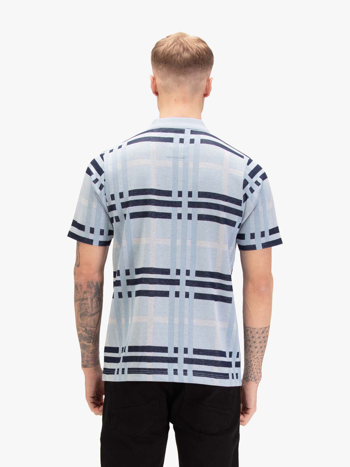 Men's blue polo shirt with polo collar, detail view 1