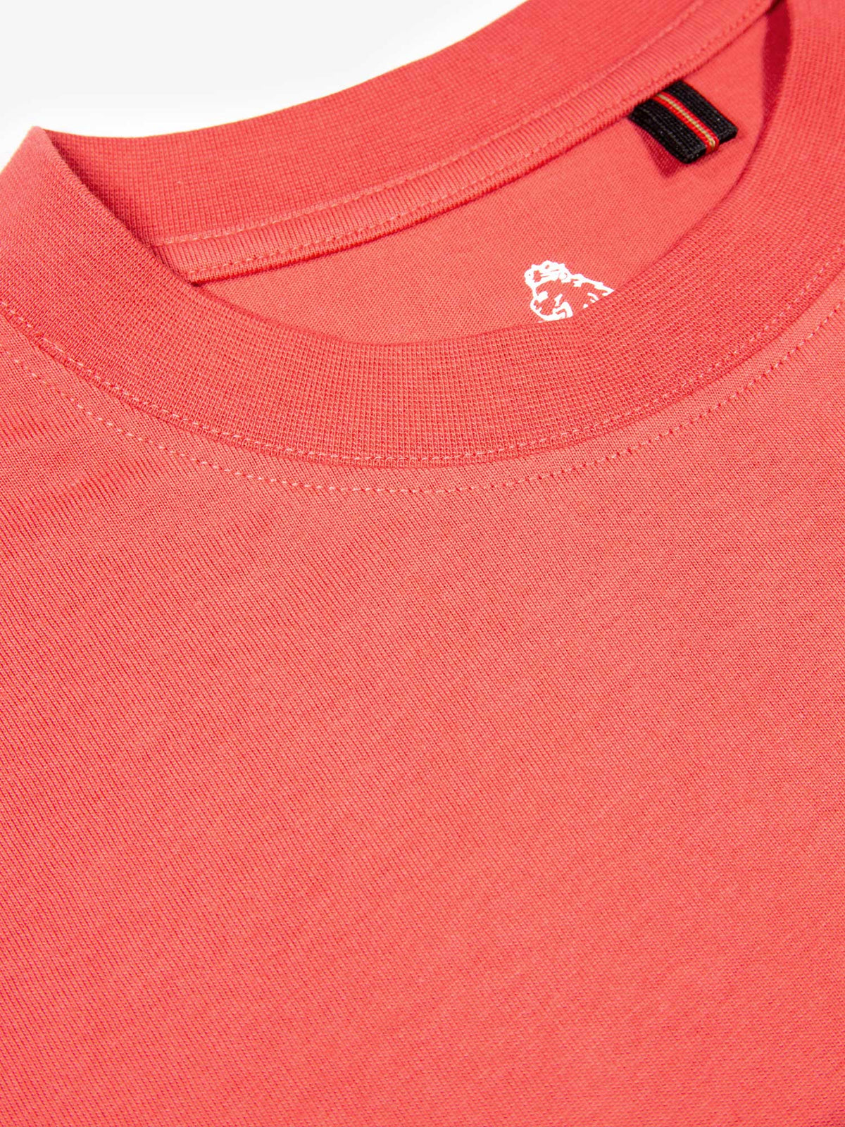 Men's relaxed-fit red t-shirt with crew neck and short sleeves, detail view 1