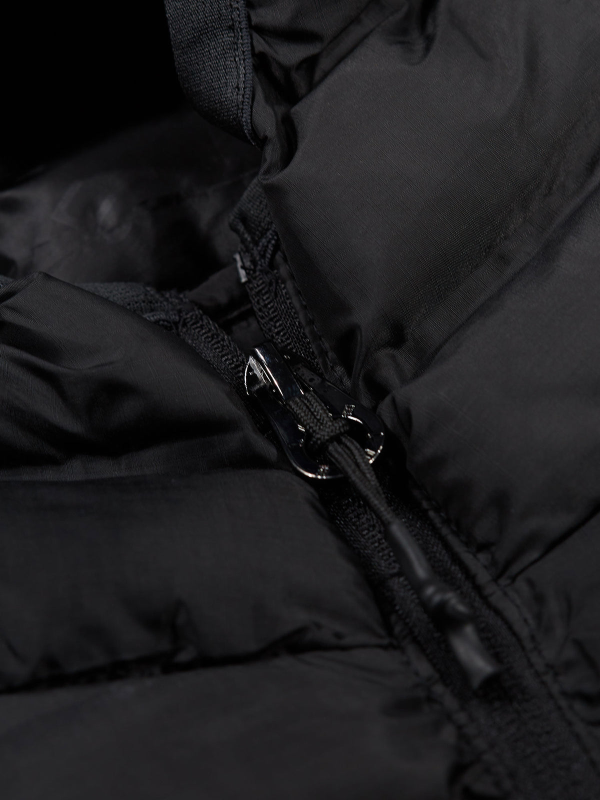 NEW GLOBAL HOODED GILET