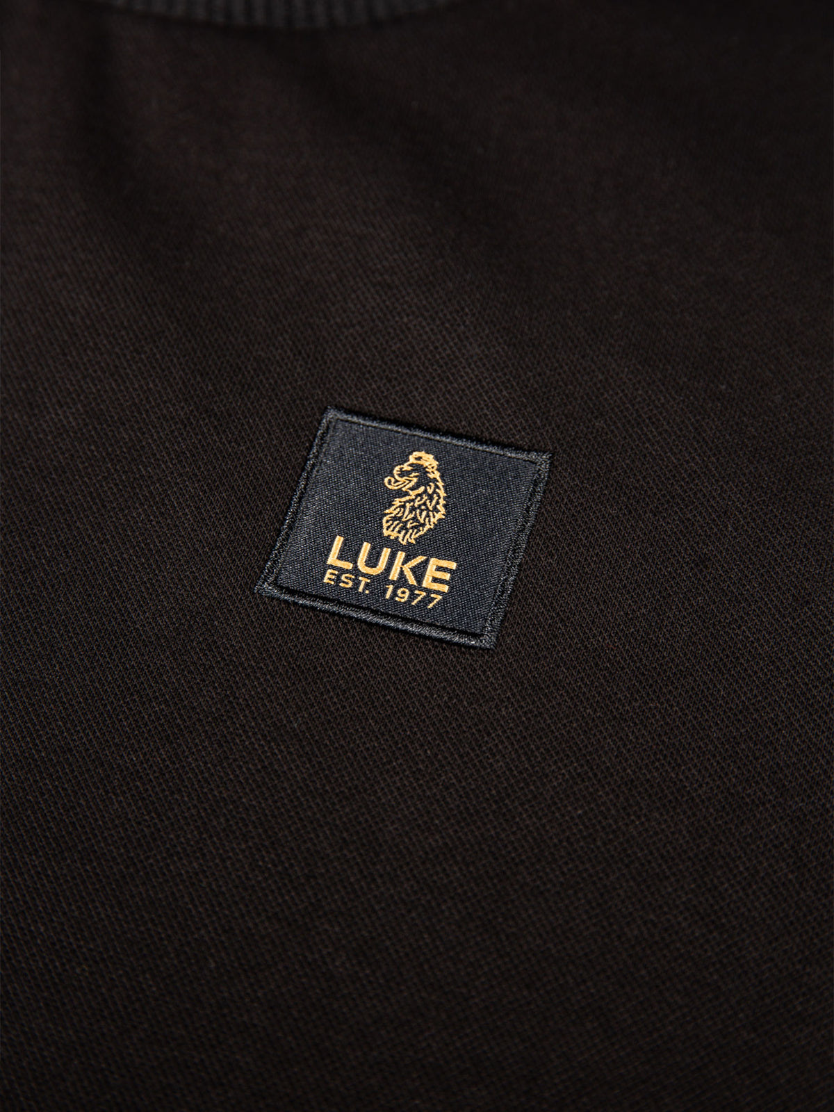 Men's black t-shirt with crew neck and short sleeves, detail view 3