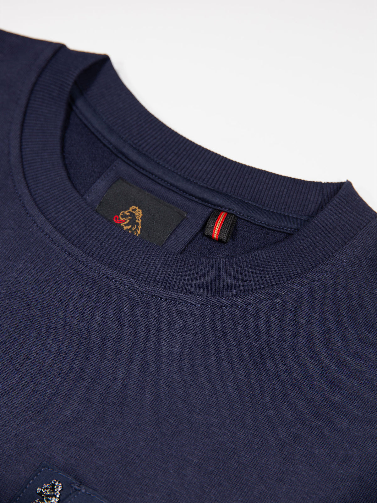 Men's navy t-shirt with crew neck and short sleeves - detail view 2.
