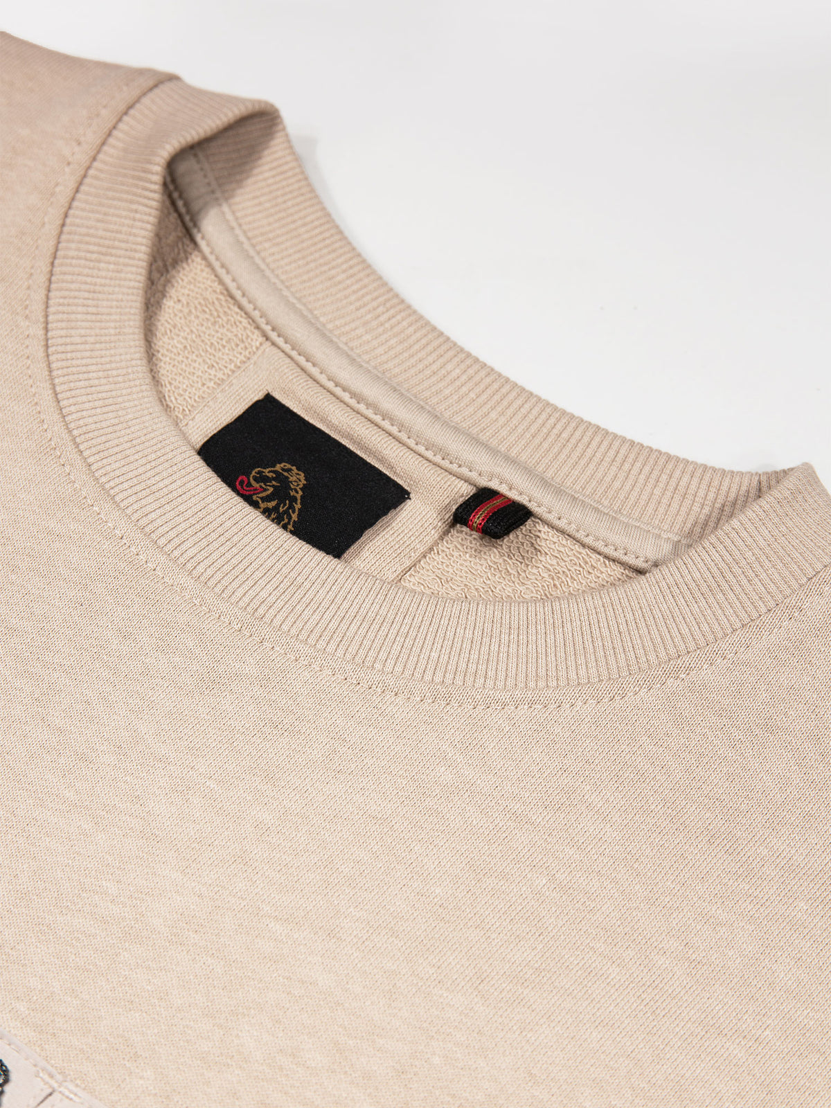 Men's beige t-shirt with crew neck and short sleeves.