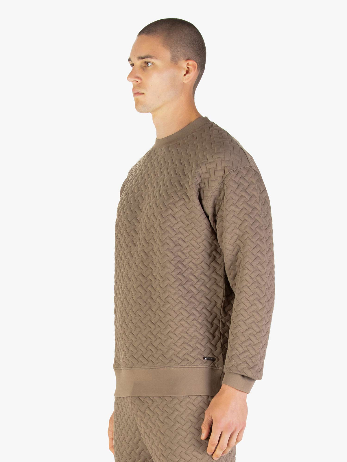 Men's brown sweatshirt.