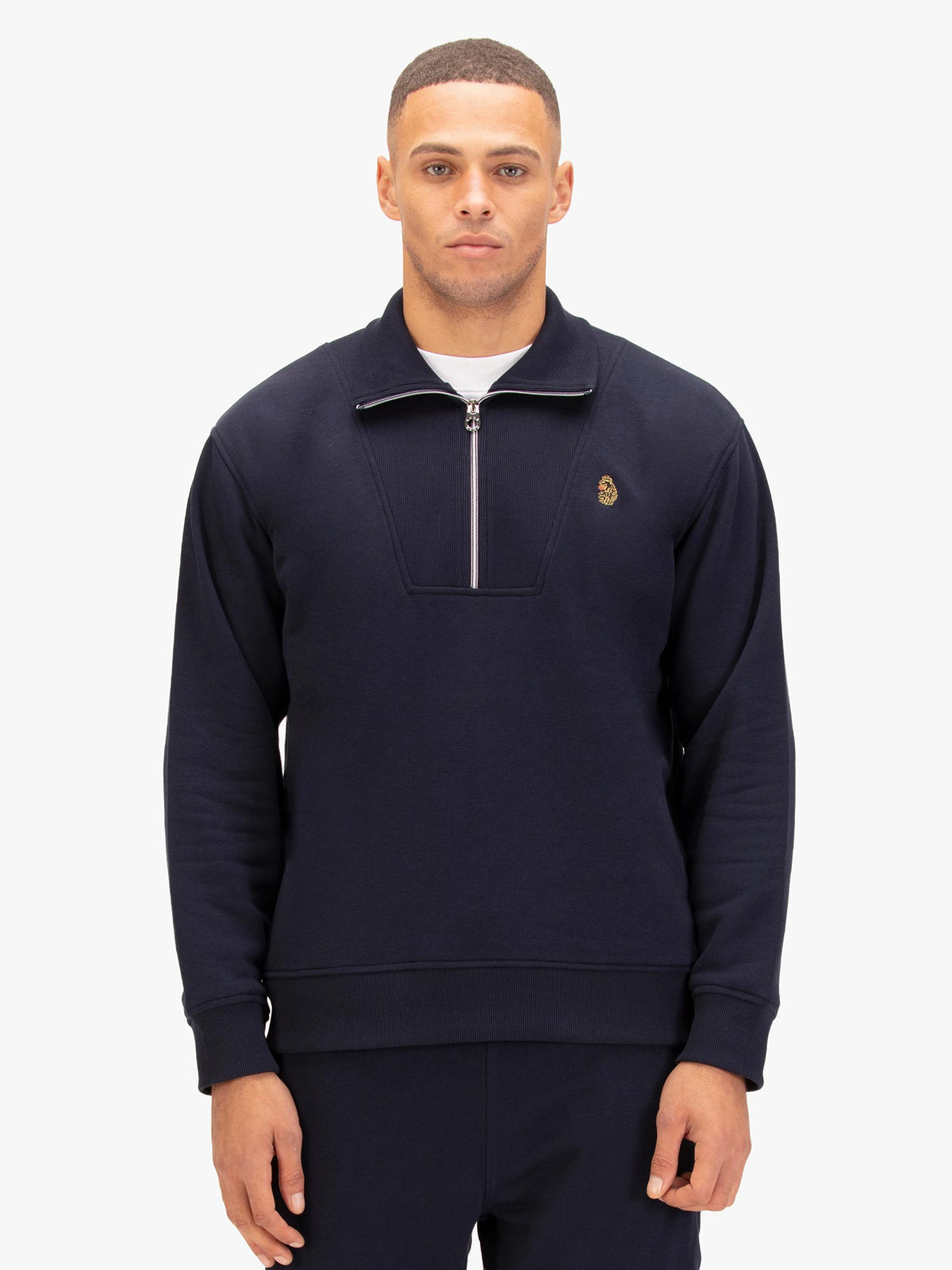 Men's navy sweatshirt.