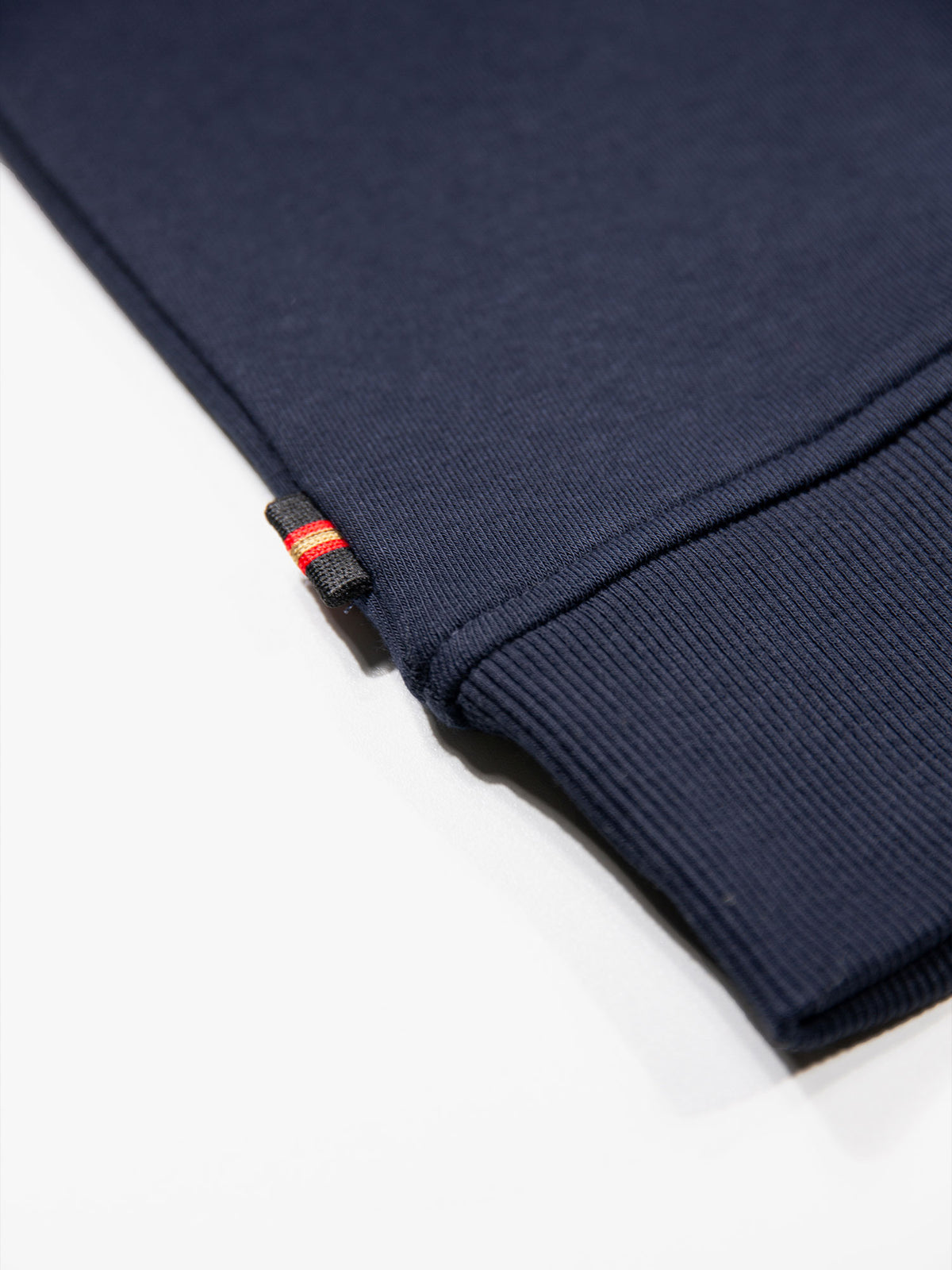 Men's navy sweatshirt.
