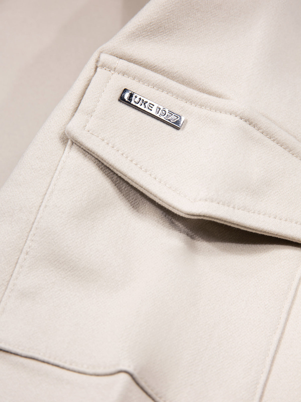Men's beige sweatshirt.