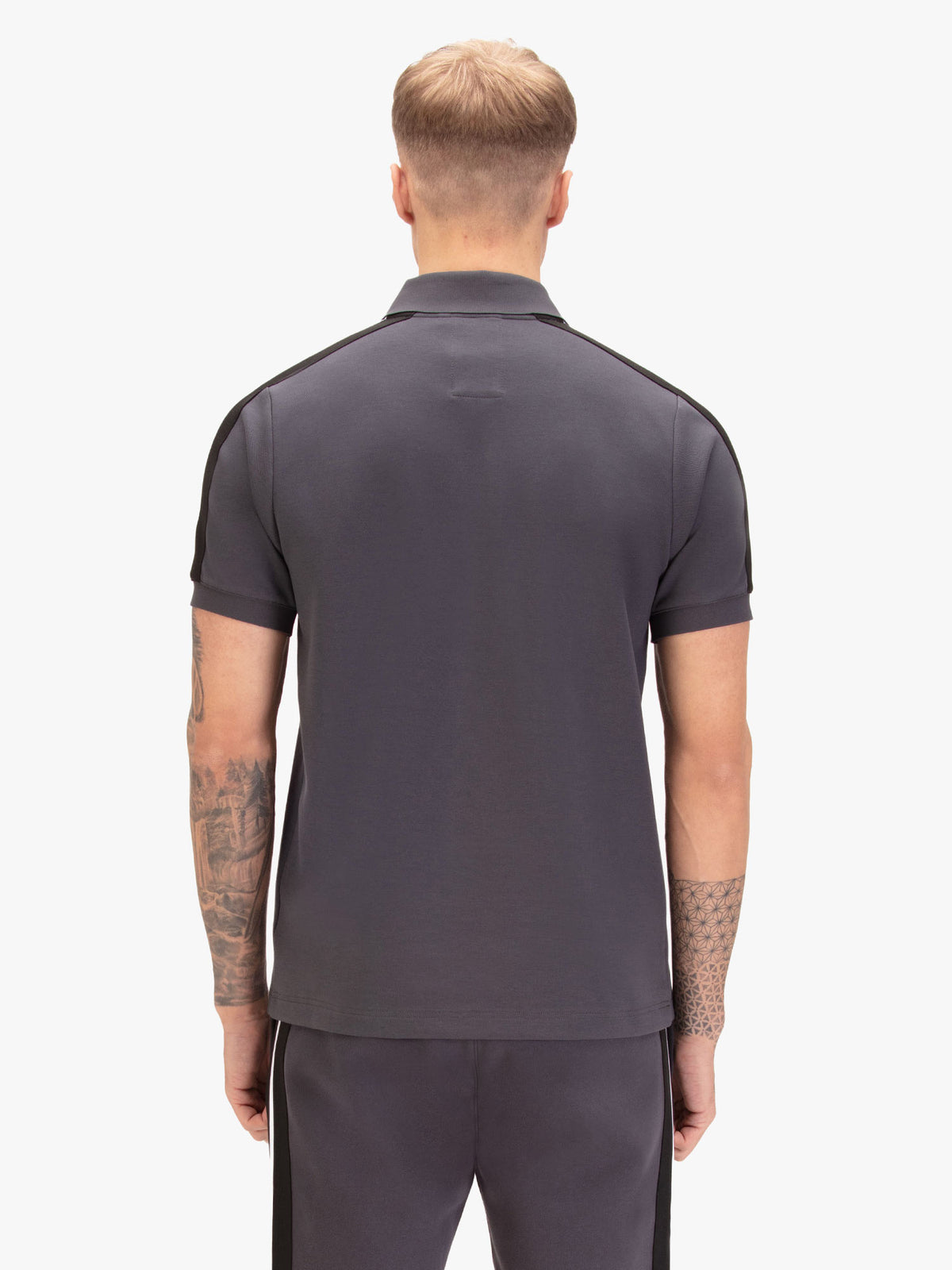 Men's grey polo shirt with polo collar, detail view 1
