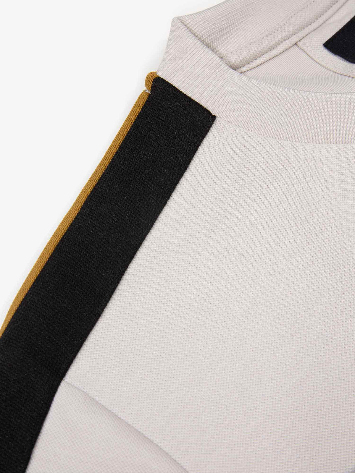 Men's grey t-shirt with crew neck and short sleeves, detail view 2