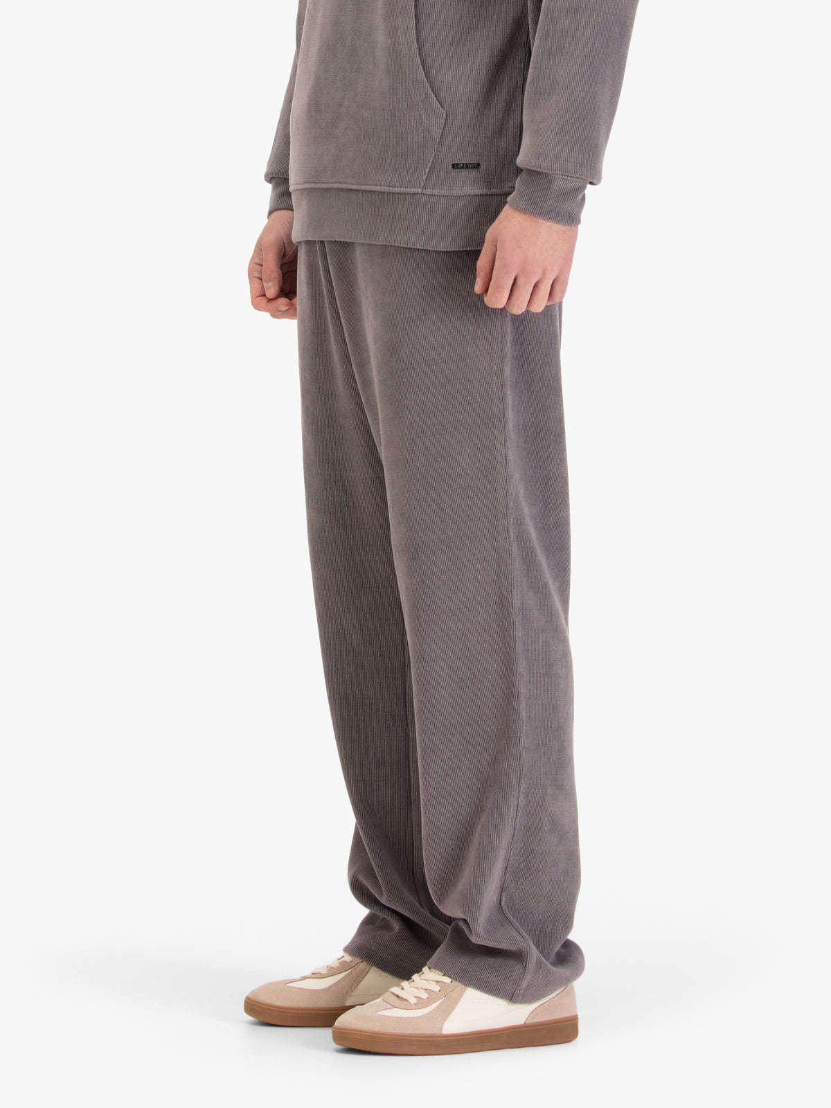 QUEENS STRAIGHT LEG JOGGERS