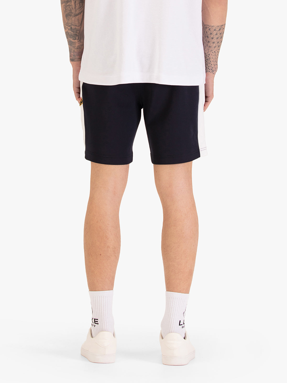 HAKON PANEL DETAIL SHORT