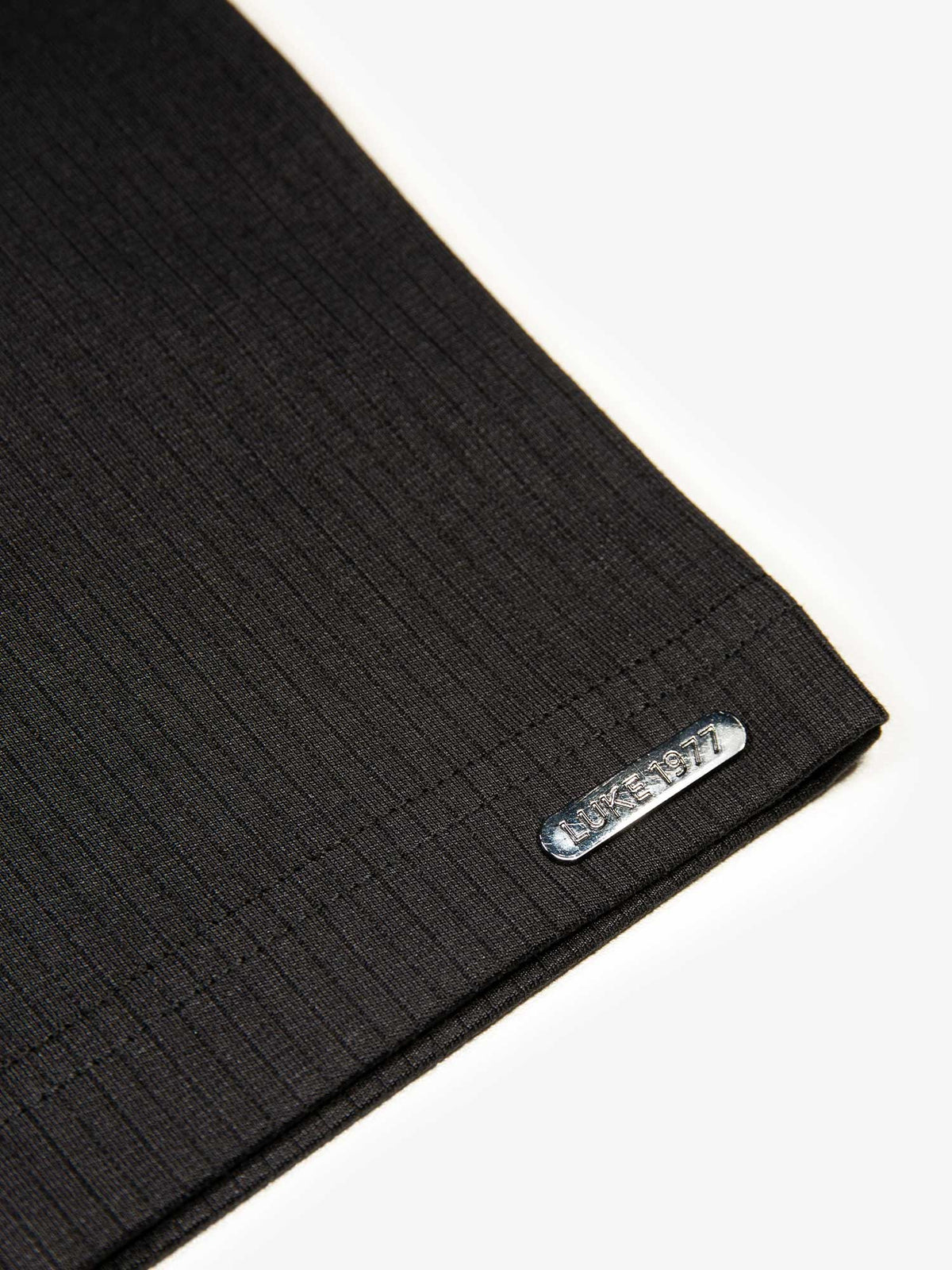 Men's black polo shirt with polo collar, detail view 3