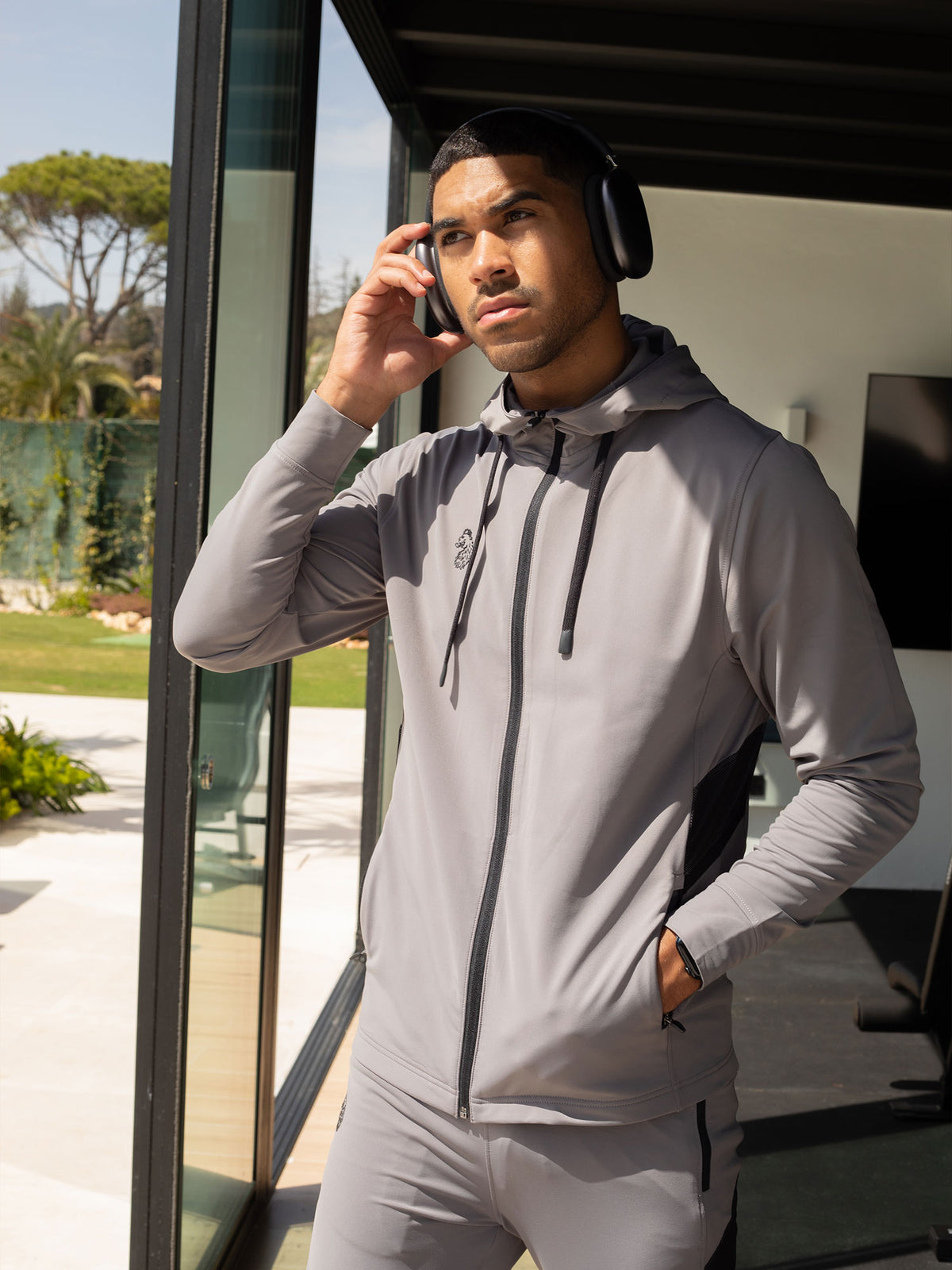 HITCH ZIP THROUGH PERFORMANCE HOODIE