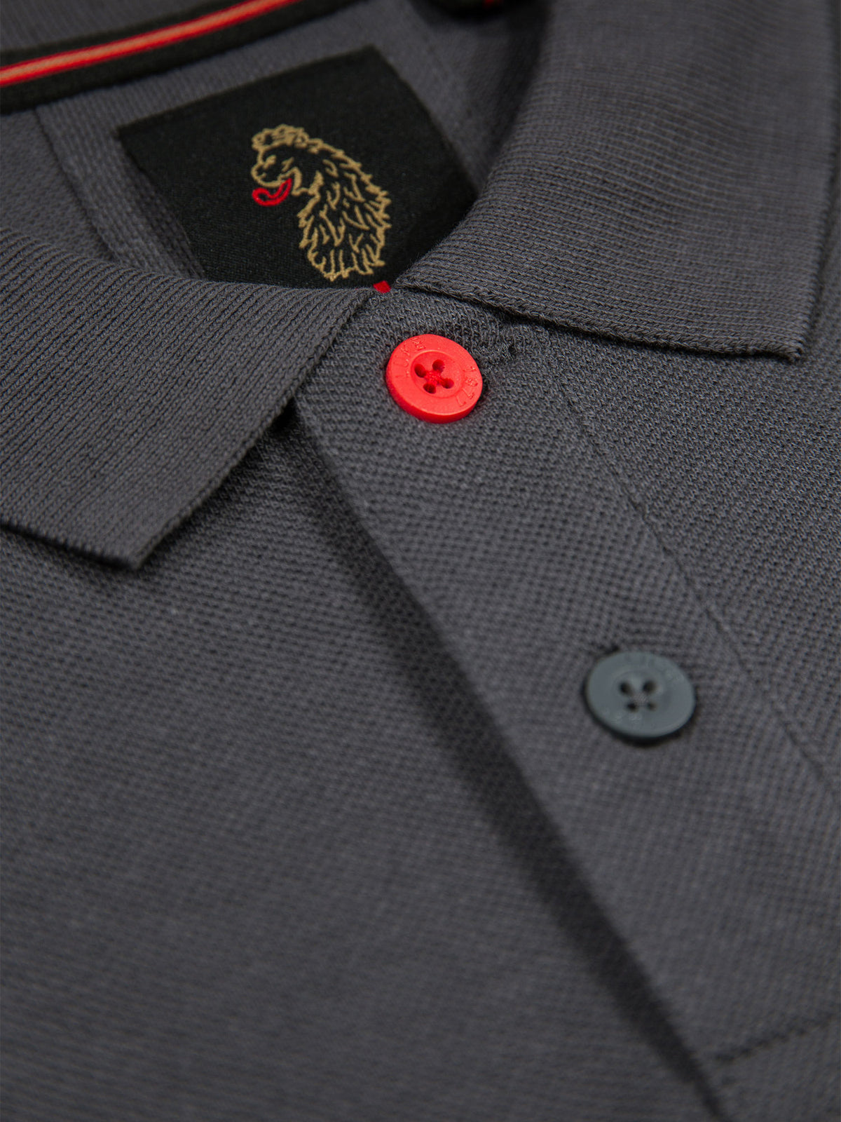 Men's grey polo shirt with polo collar, detail view 2
