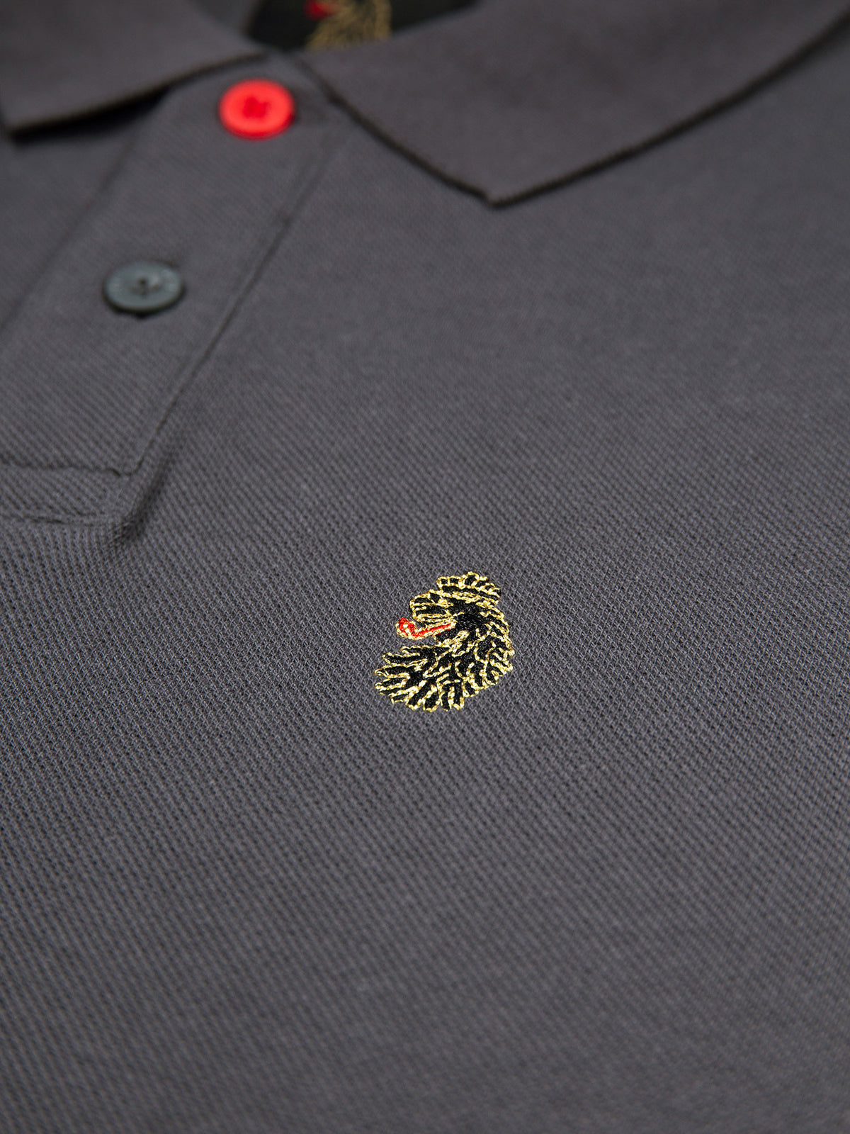 Men's grey polo shirt with polo collar, detail view 3