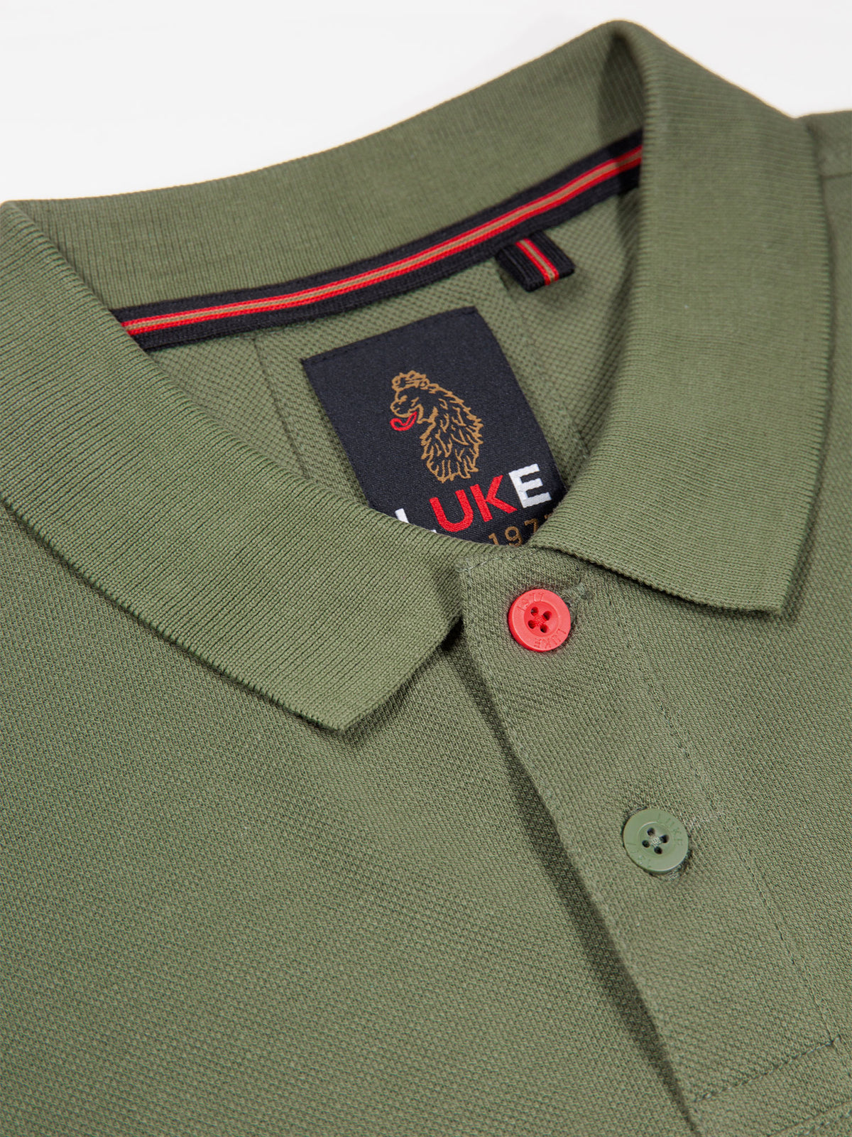 Men's green polo shirt with polo collar, detail view 1
