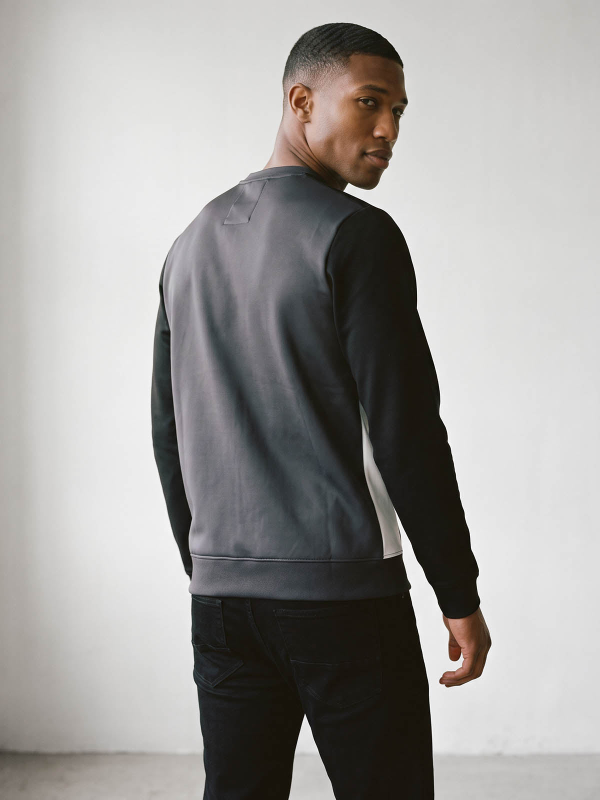 Shard Panelled Crew Sweatshirt - Black