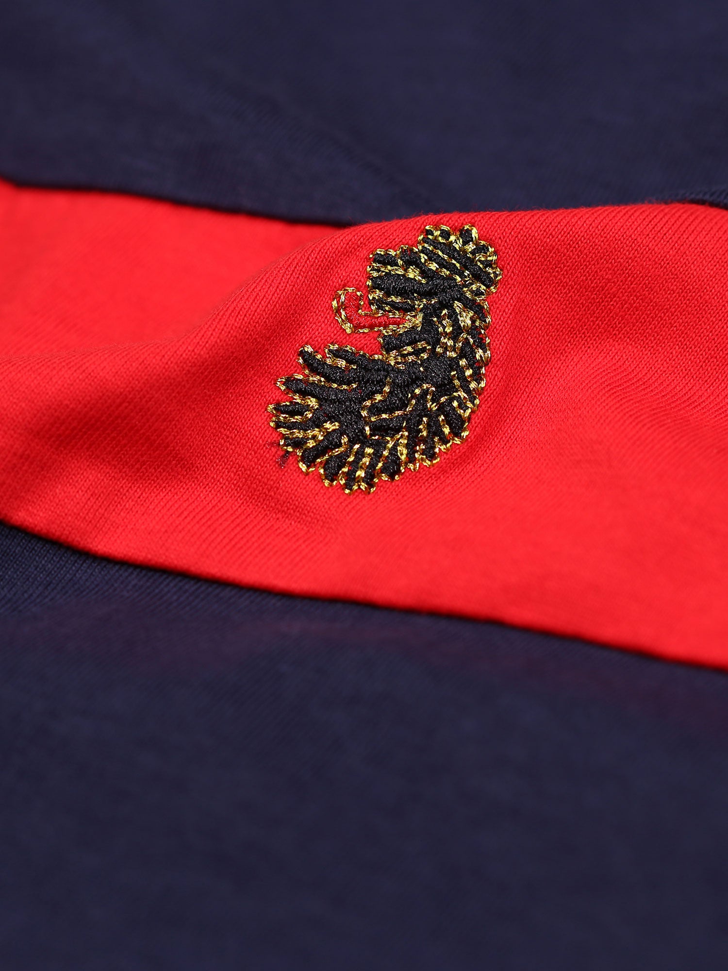 CALVIA CHEVRON T-SHIRT