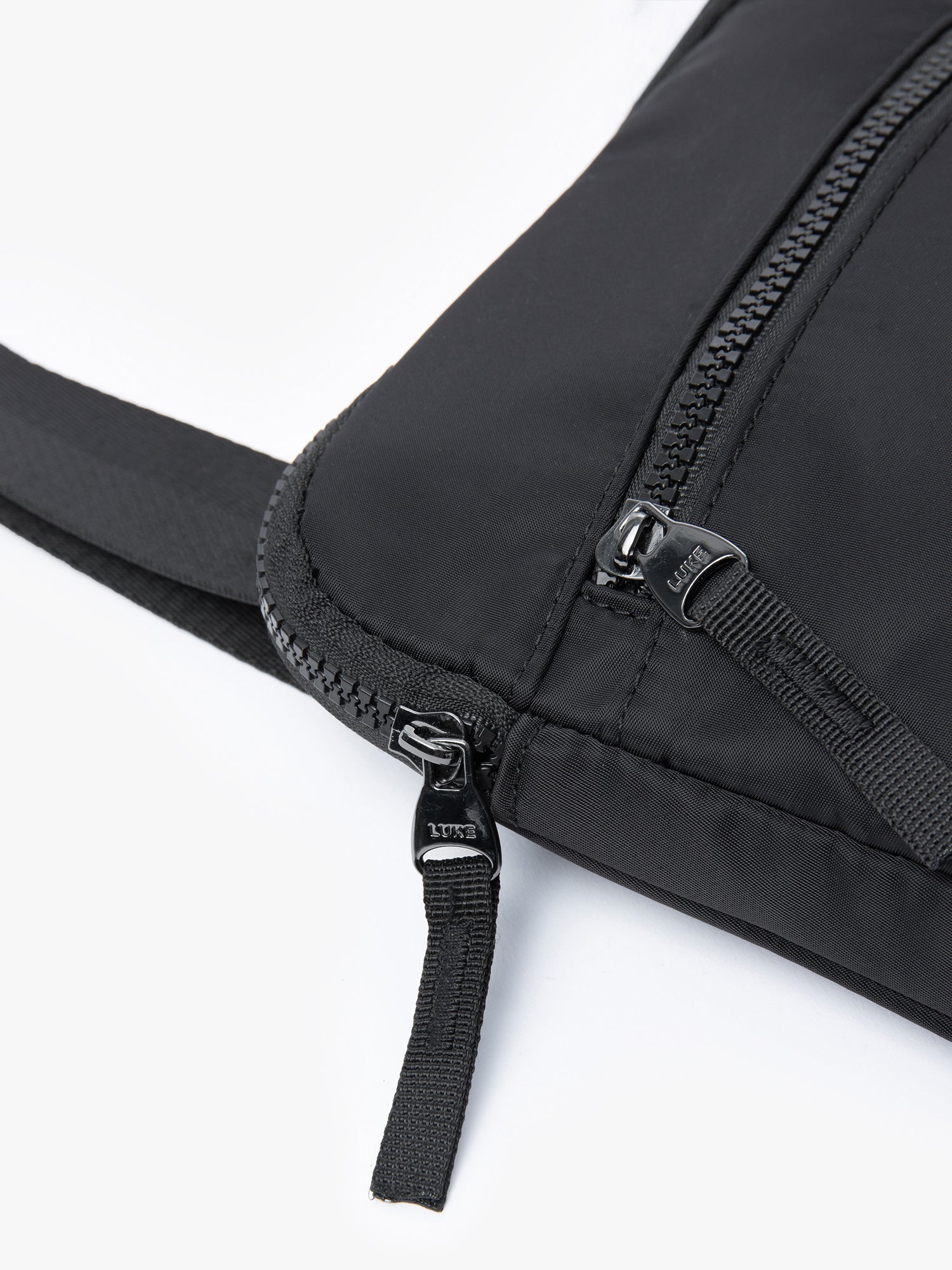 INDEED CROSSBODY BAG