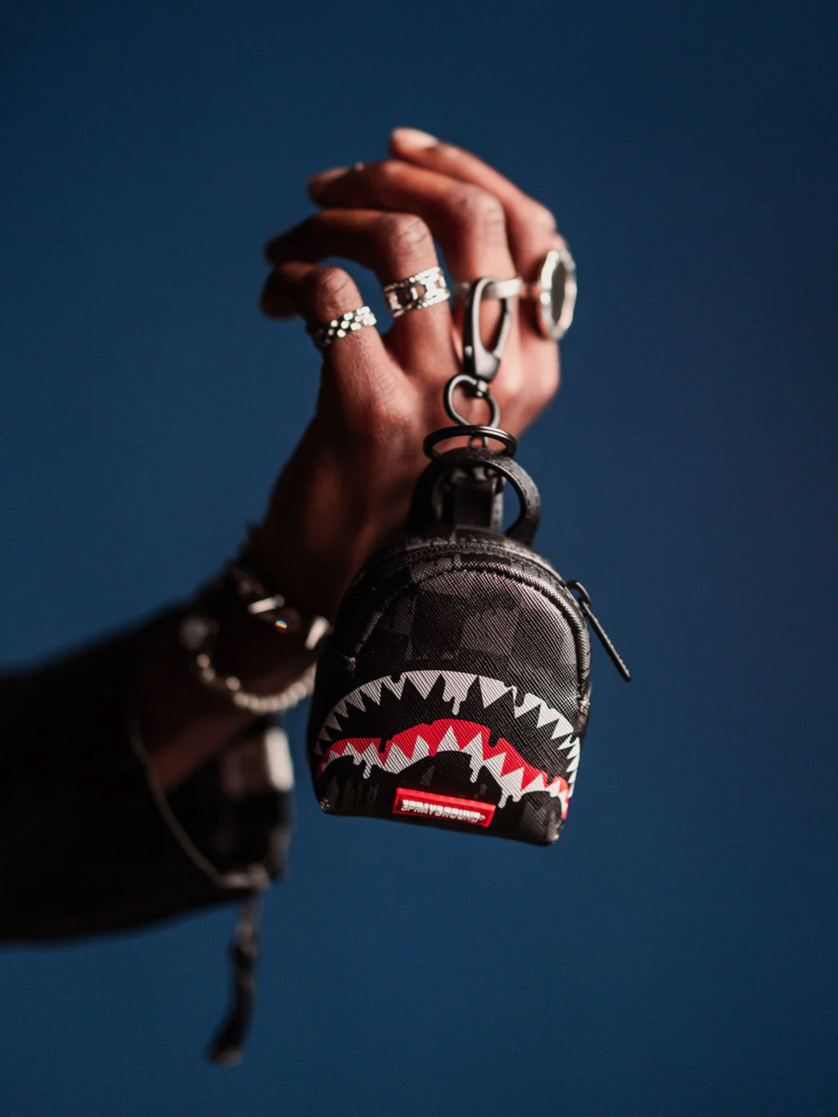 SPRAYGROUND SHARKS IN PARIS THUNDERDRIP BACKPACK KEYCHAIN