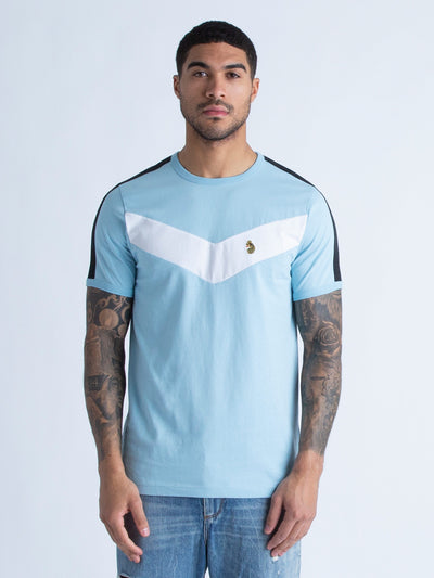 CALVIA CHEVRON T-SHIRT